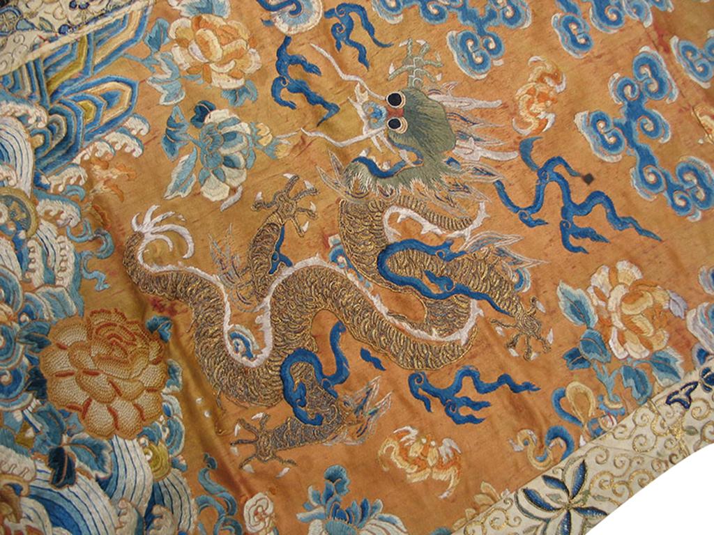 Hand-Woven Mid 19th Century Silk Chinese Dragon Embroidery ( 1'8