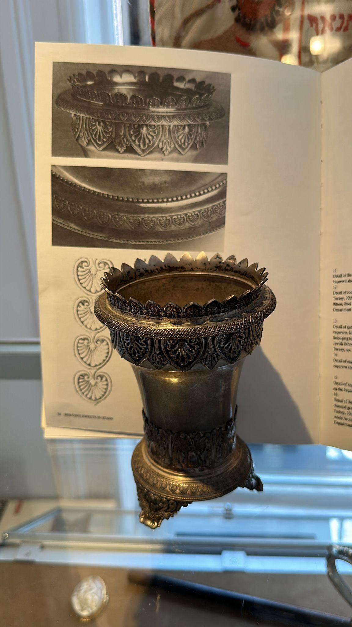 Mid-19th Century Silver Vase Owned and Marked by a Jewish Family  For Sale 6