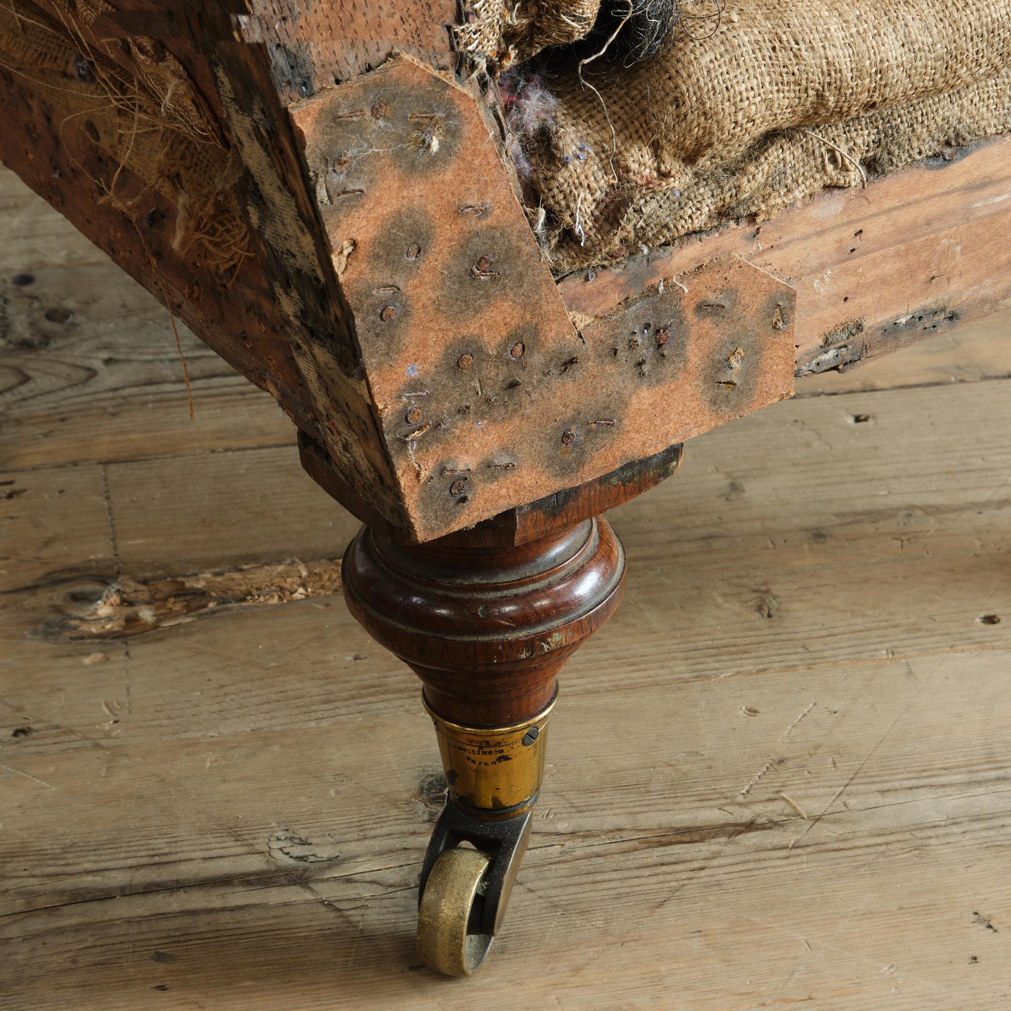 Mid 19th Century Slipper Sofa c1860 For Sale 1
