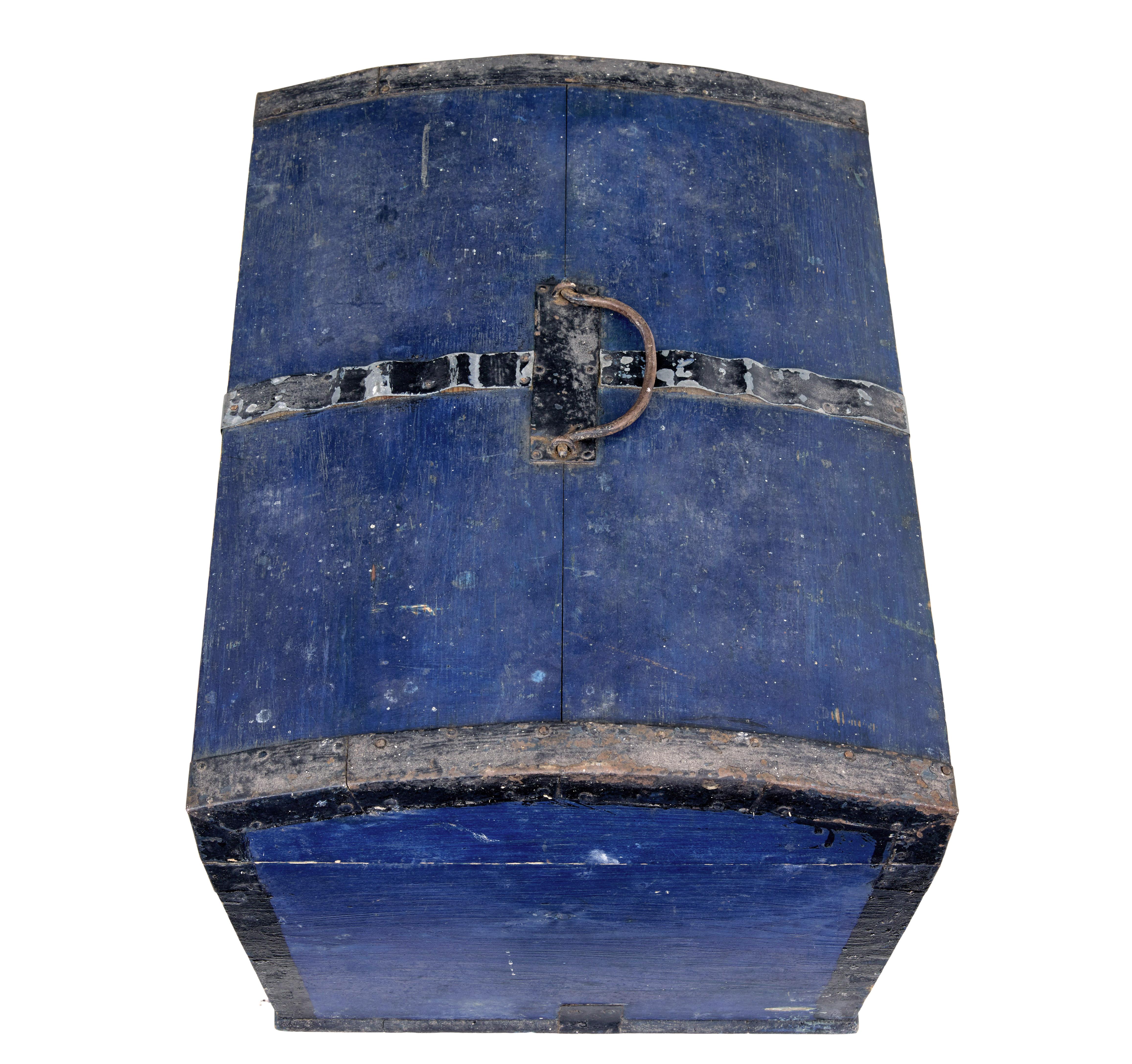 19th century Small Swedish dome top box, circa 1860.

Good quality dome top box with shaped sides. In original deep blue paint with black painted metalwork. Lid opens to reveal a clean bare pine space for storage. No lock present.

Expected
