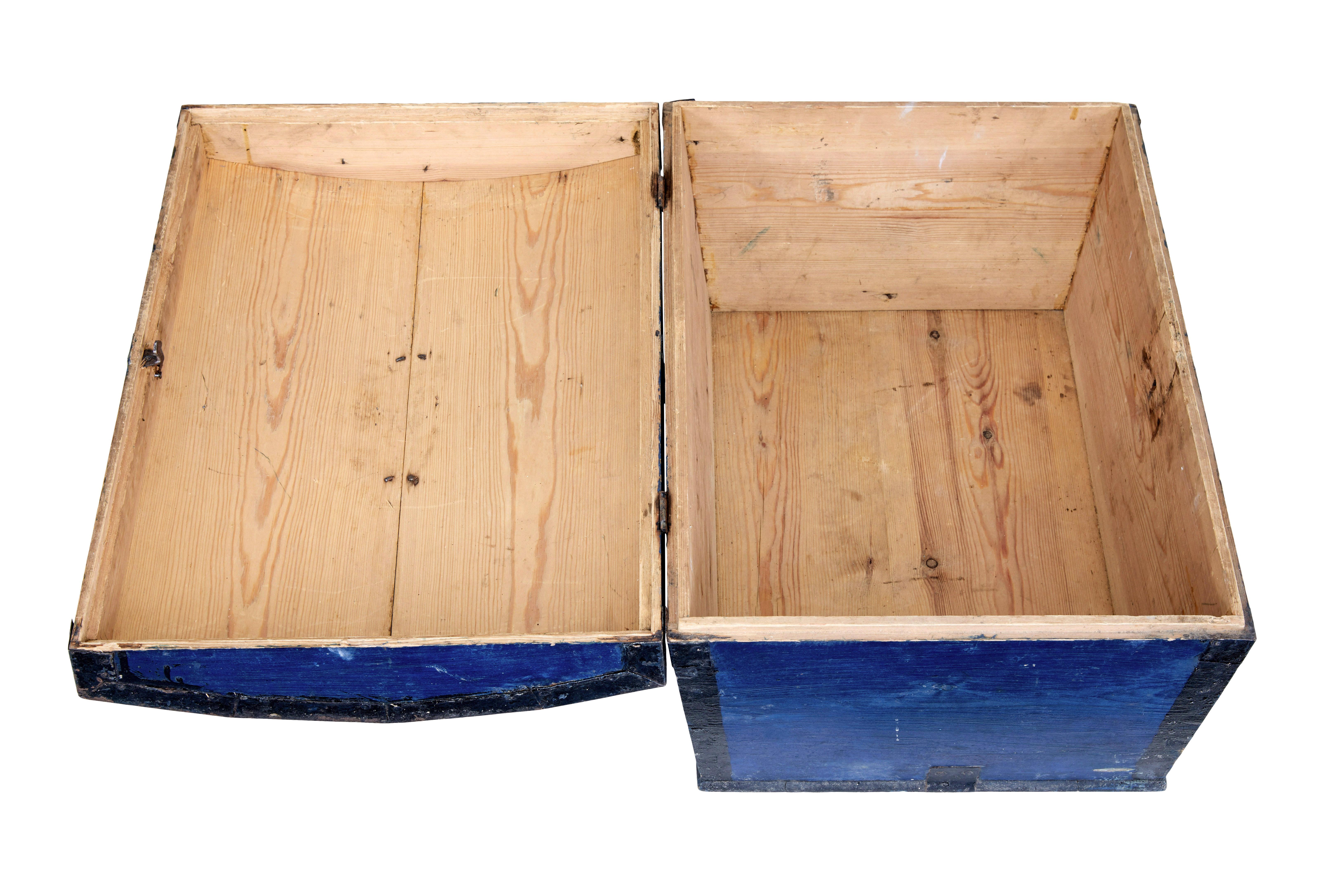 Rustic Mid 19th century small Swedish dome top box For Sale