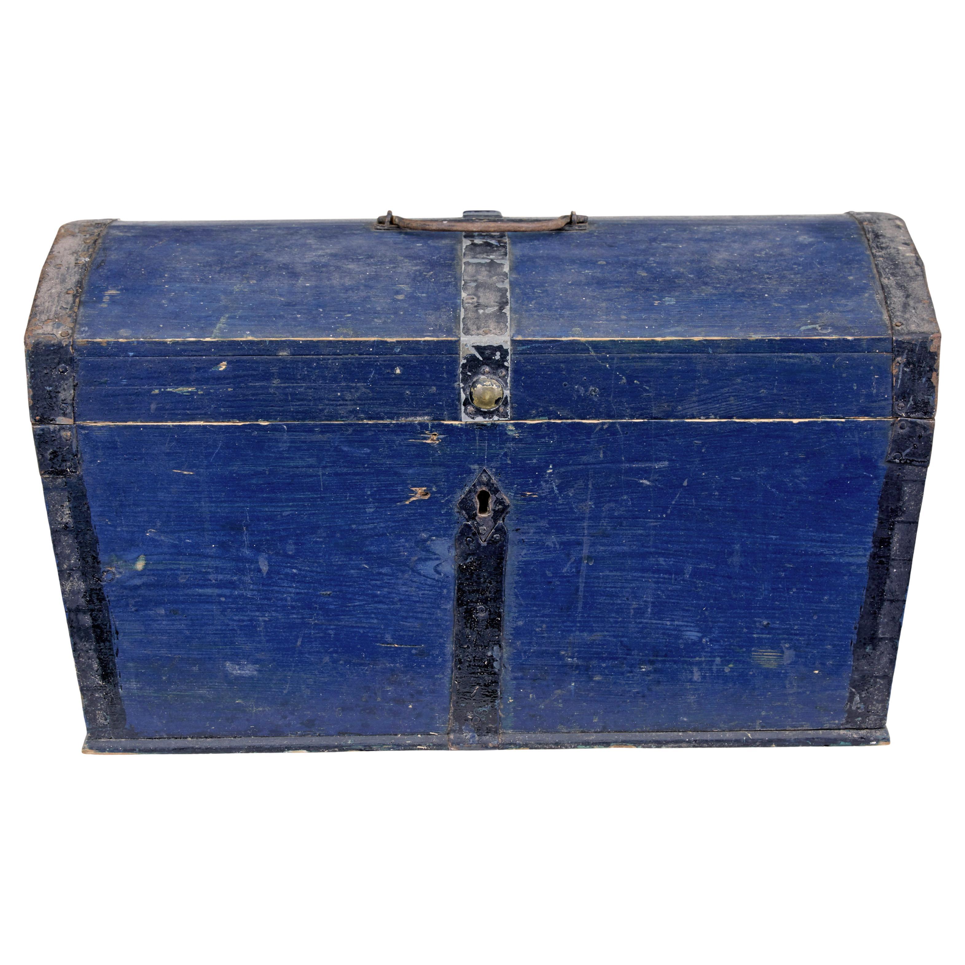 Pequeña caja de cúpula sueca de mediados del siglo XIX