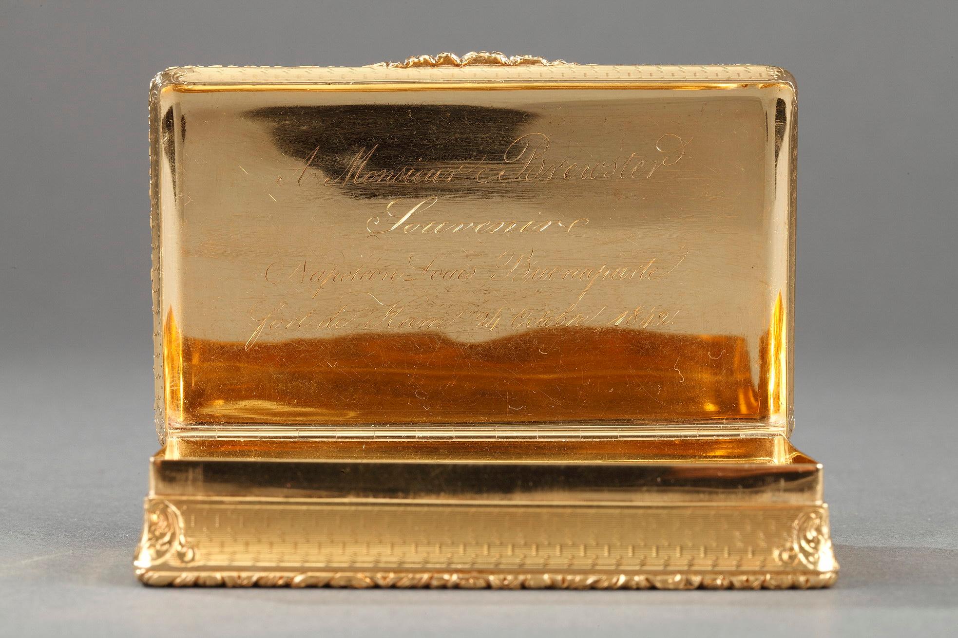 Tabatière du milieu du XIXe siècle avec médaillon Napoléon Bonaparte en vente 8