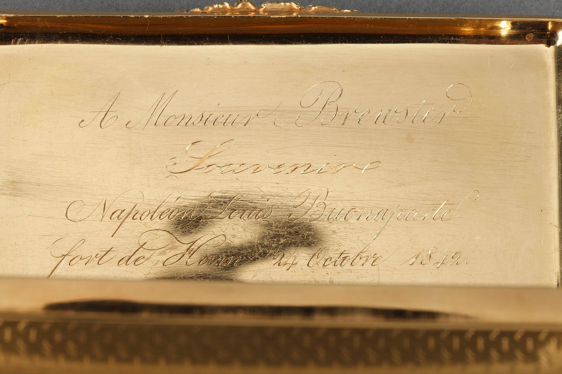 Mid-19th Century Snuff Box with Napoleon Bonaparte Medallion For Sale 6