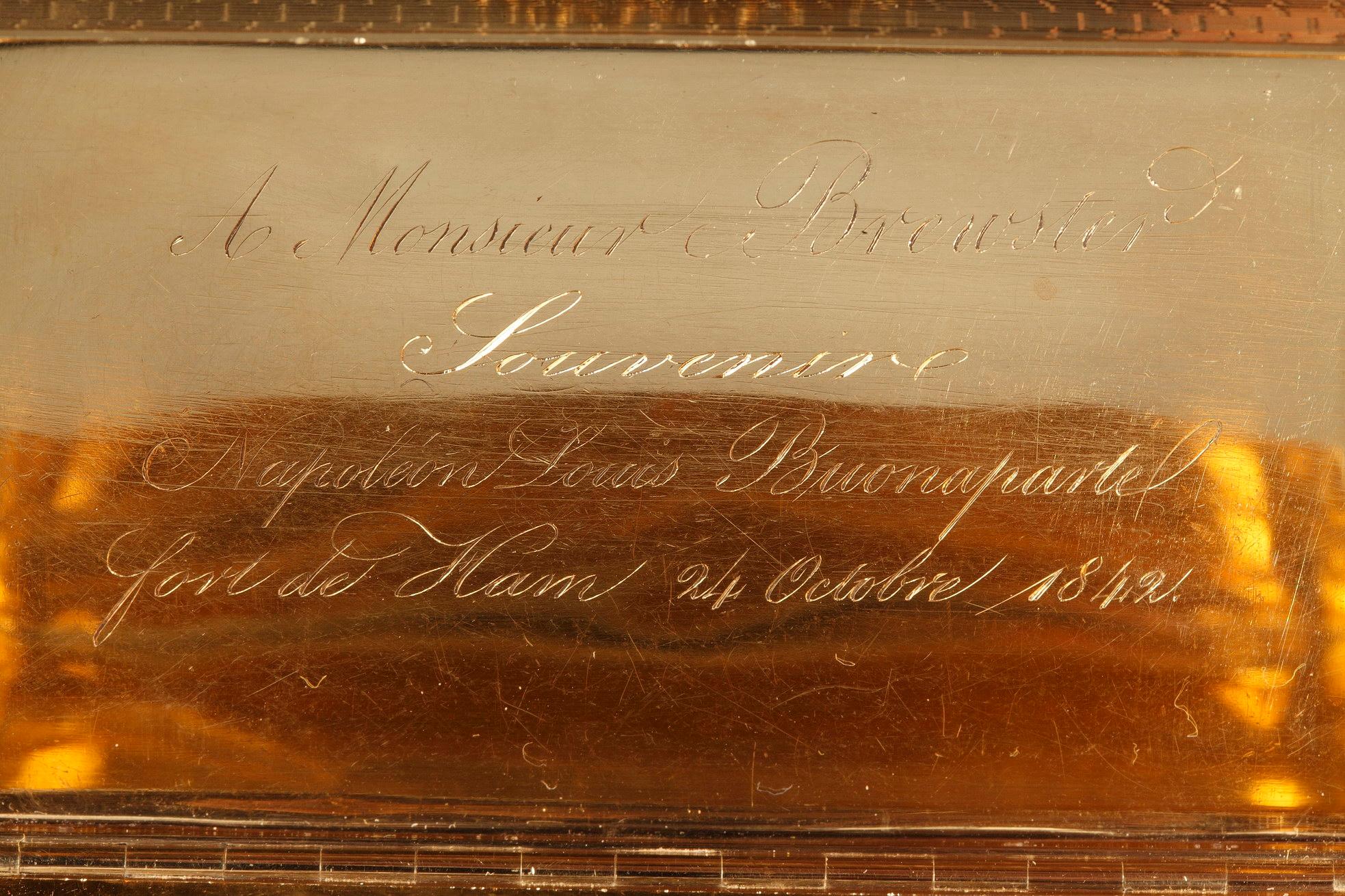Mid-19th Century Snuff Box with Napoleon Bonaparte Medallion For Sale 8