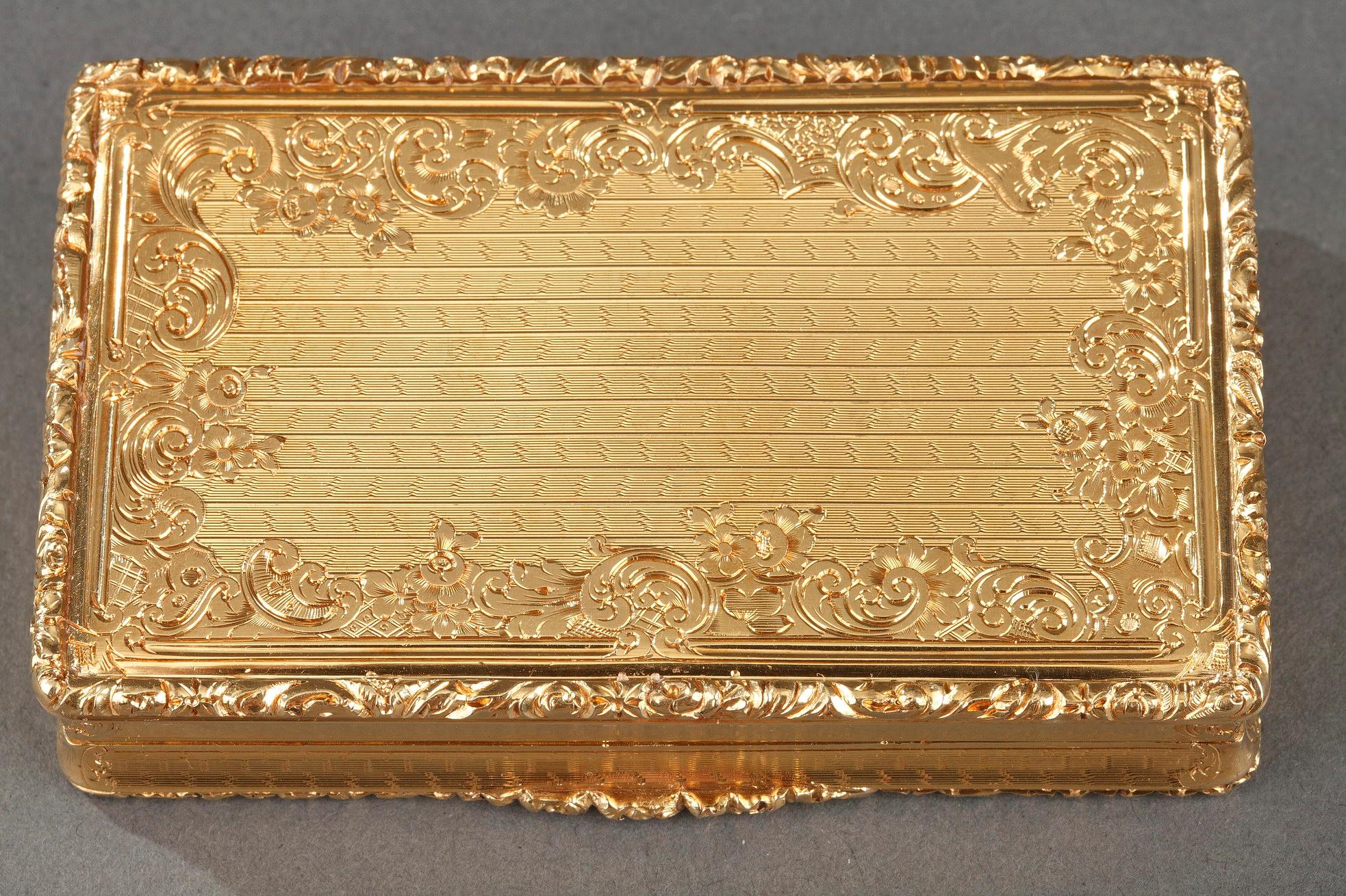 Mid-19th Century Snuff Box with Napoleon Bonaparte Medallion For Sale 1