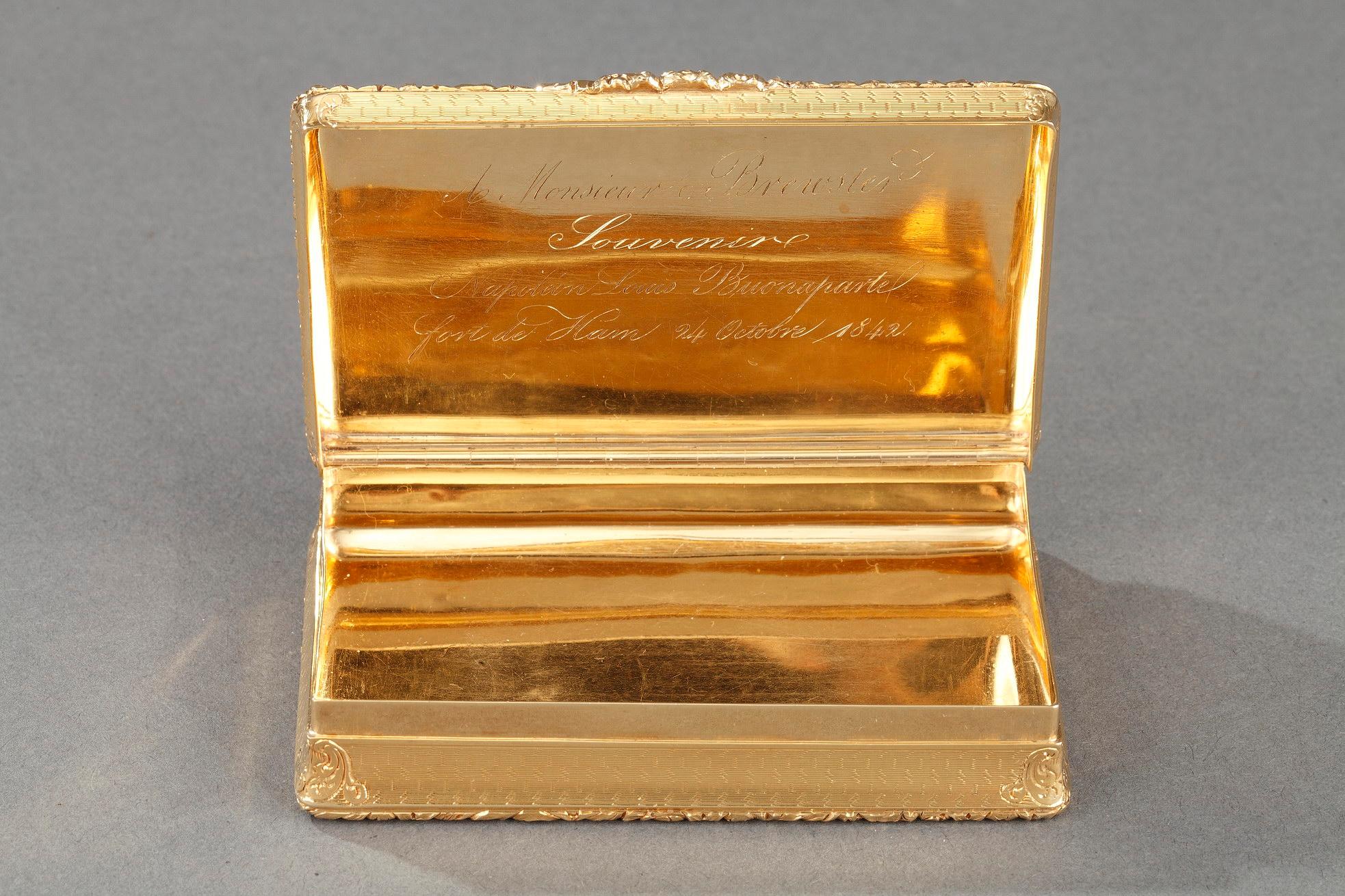 Mid-19th Century Snuff Box with Napoleon Bonaparte Medallion For Sale 2