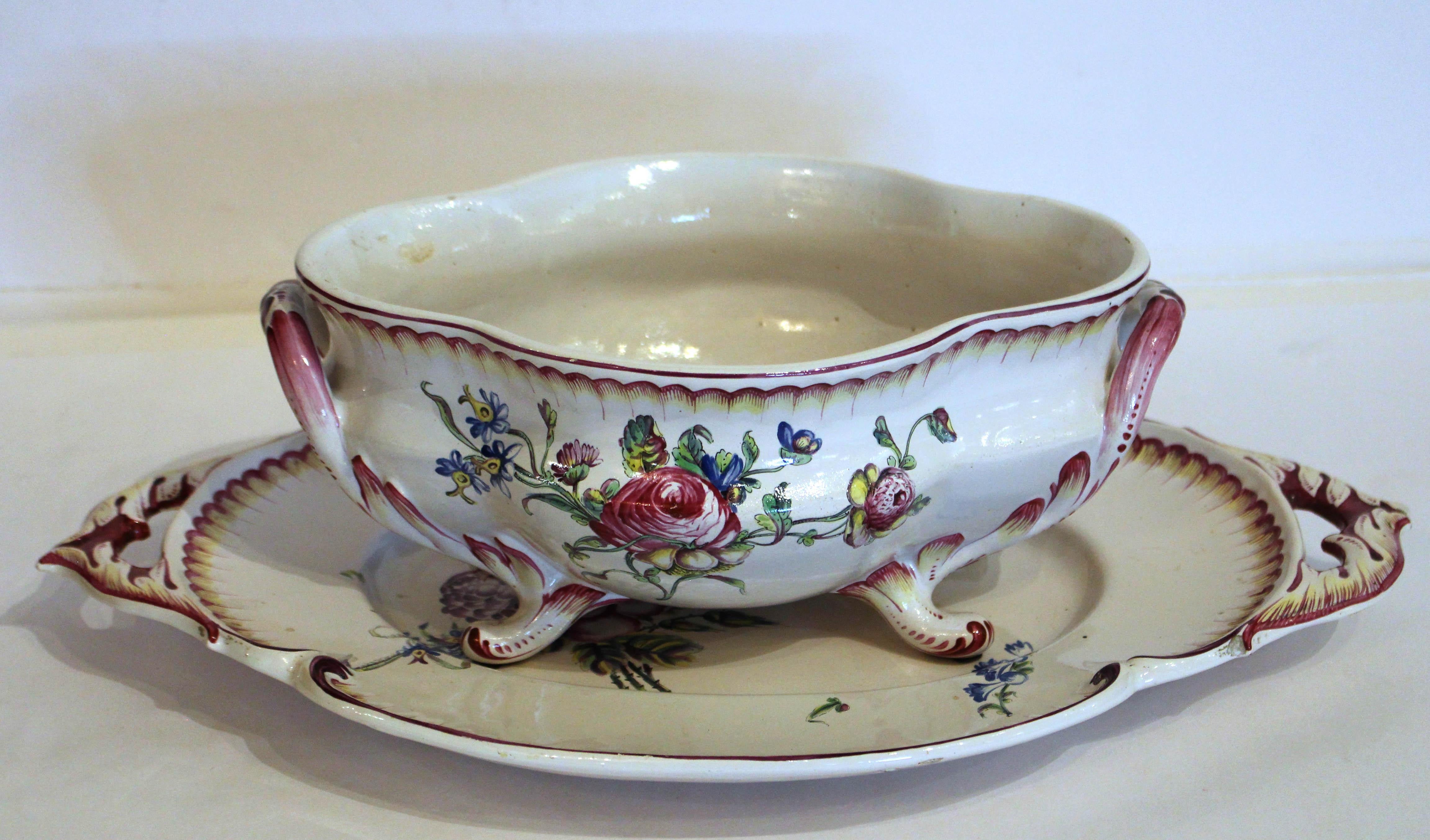 Mid-19th Century Soup Tureen and Underplate In Good Condition For Sale In Chapel Hill, NC
