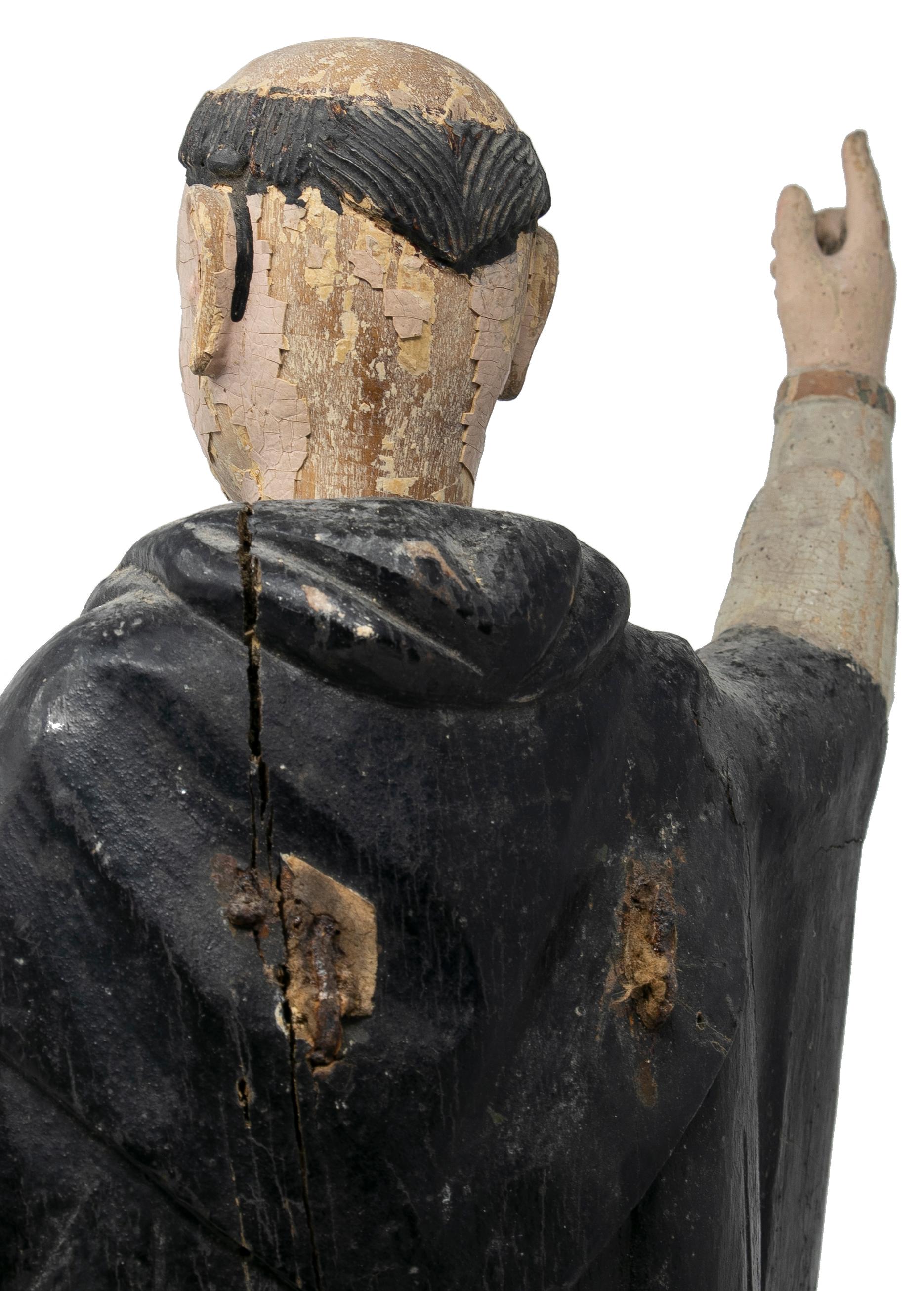 Spanische figurative spanische Heilige Holzskulptur aus der Mitte des 19. Jahrhunderts im Angebot 6
