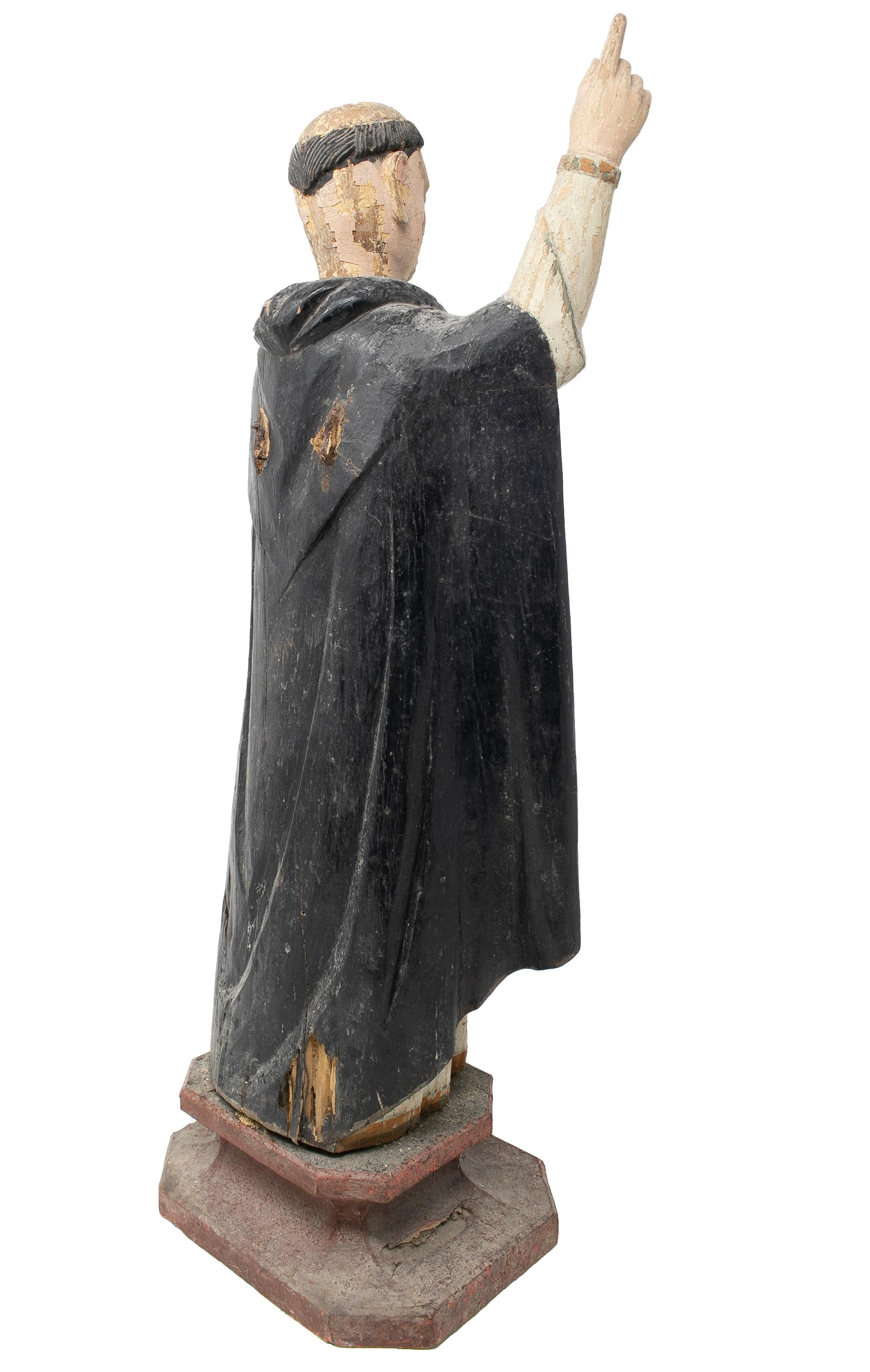 Bois Sculpture figurative espagnole en bois peint de style saint du milieu du XIXe siècle en vente