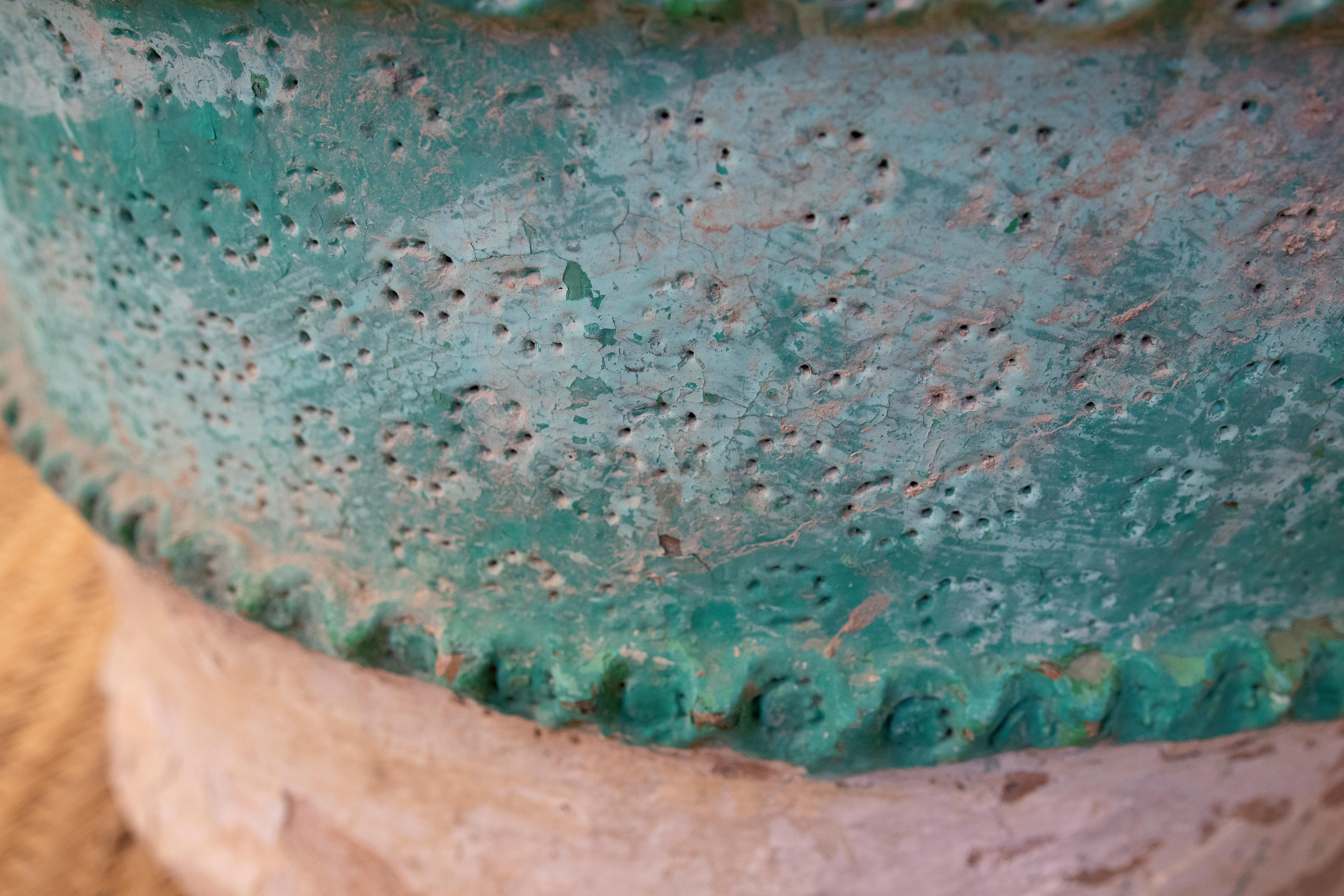 Well d'eau en terre cuite peinte du milieu du 19e siècle en faïence espagnole en vente 8