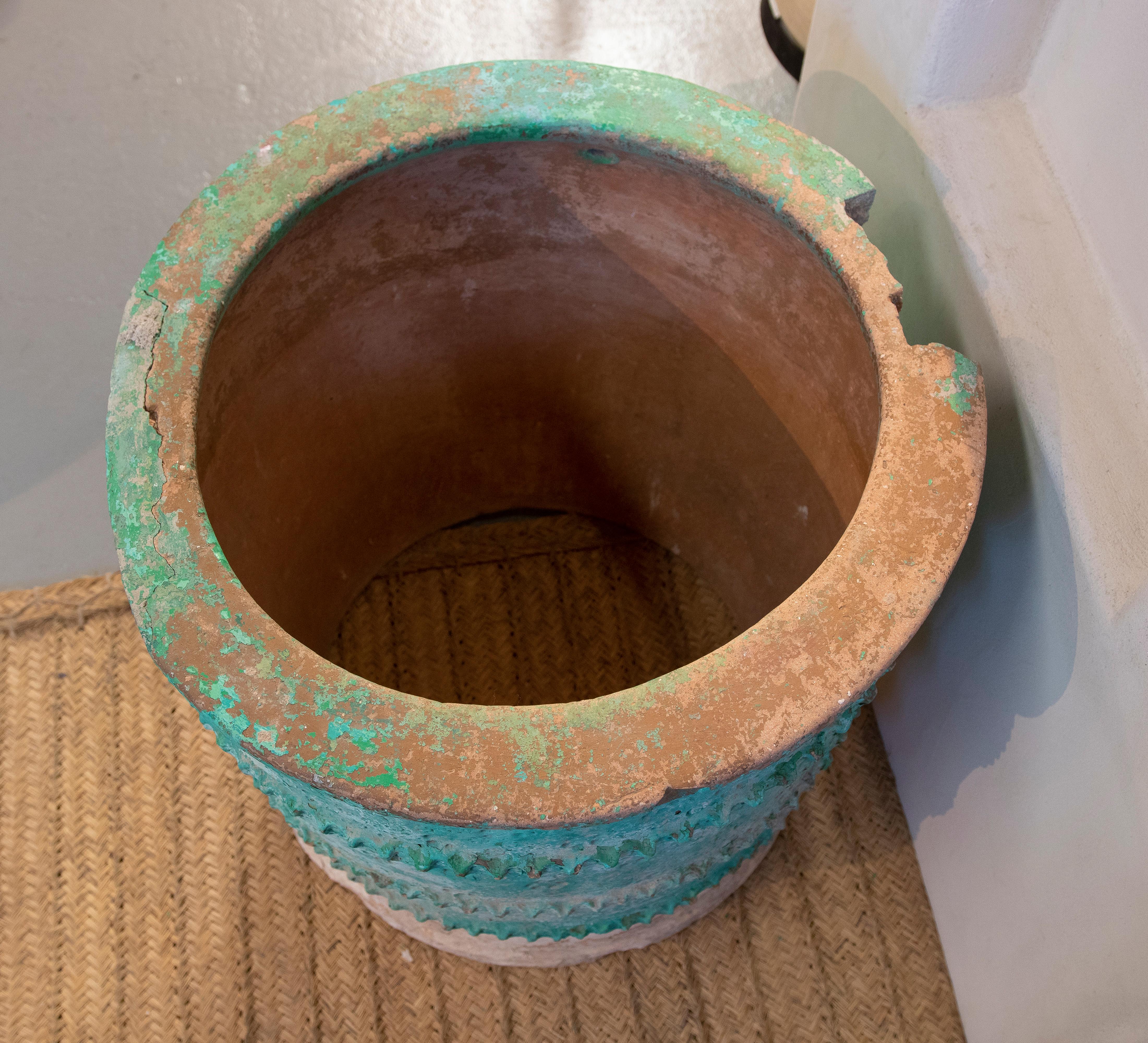 Mid-19th Century Spanish Terracotta Earthenware Painted Water Well For Sale 2