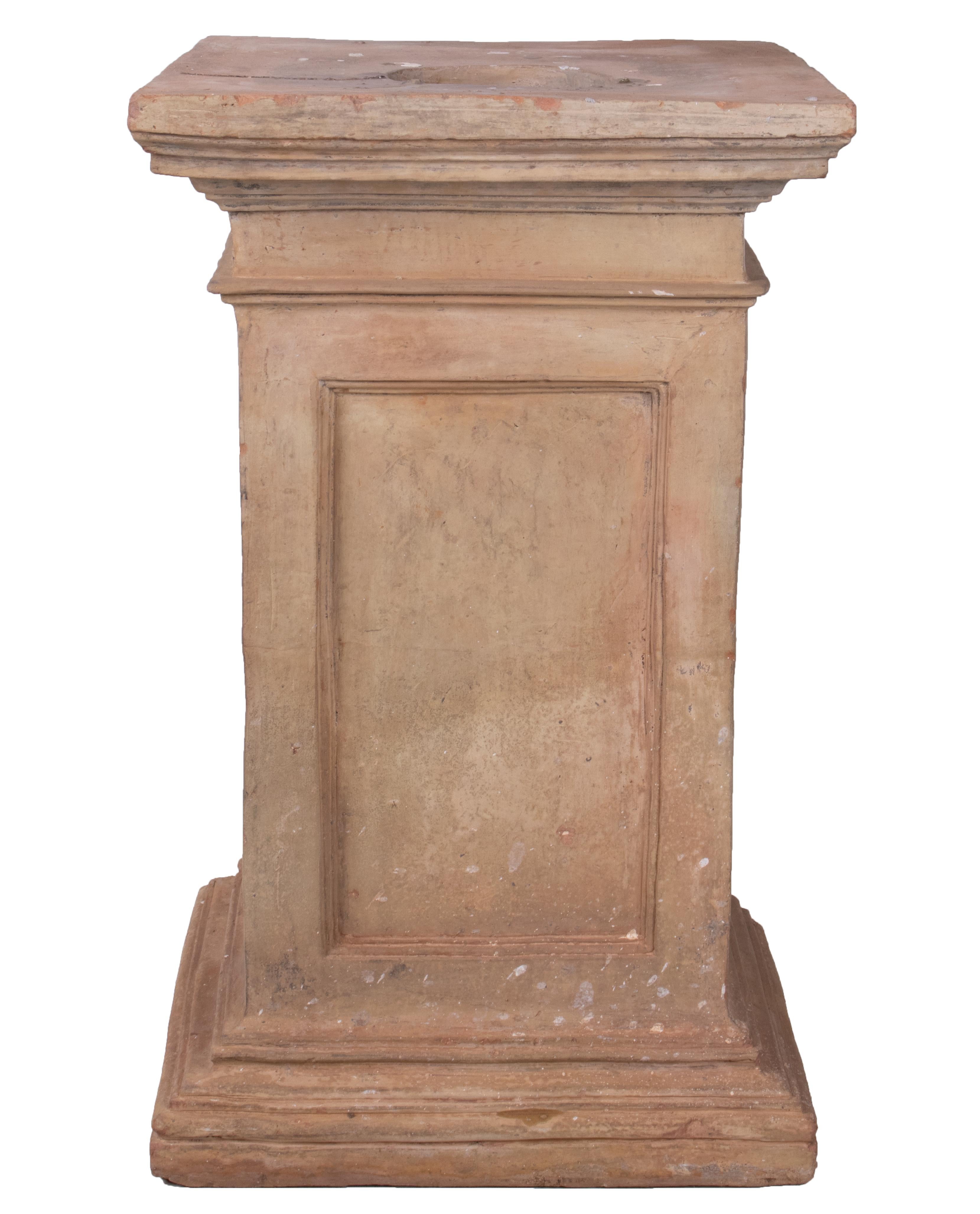 Urna e piedistallo in terracotta spagnola della metà del XIX secolo con timbro del produttore 
