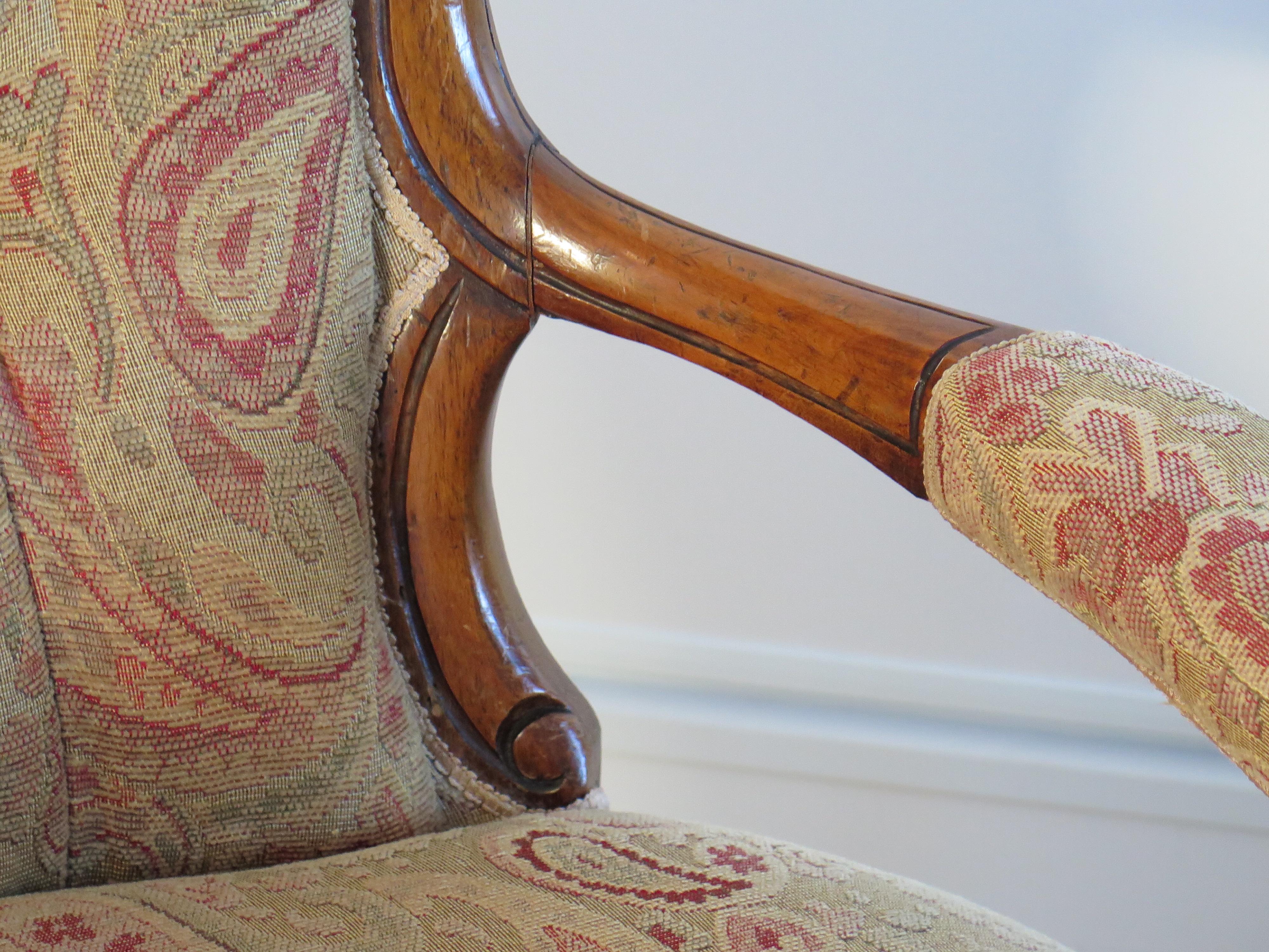 Fauteuil ouvert à dossier en cuillère, milieu du 19e siècle Noyer, anglais victorien vers 1850 en vente 3