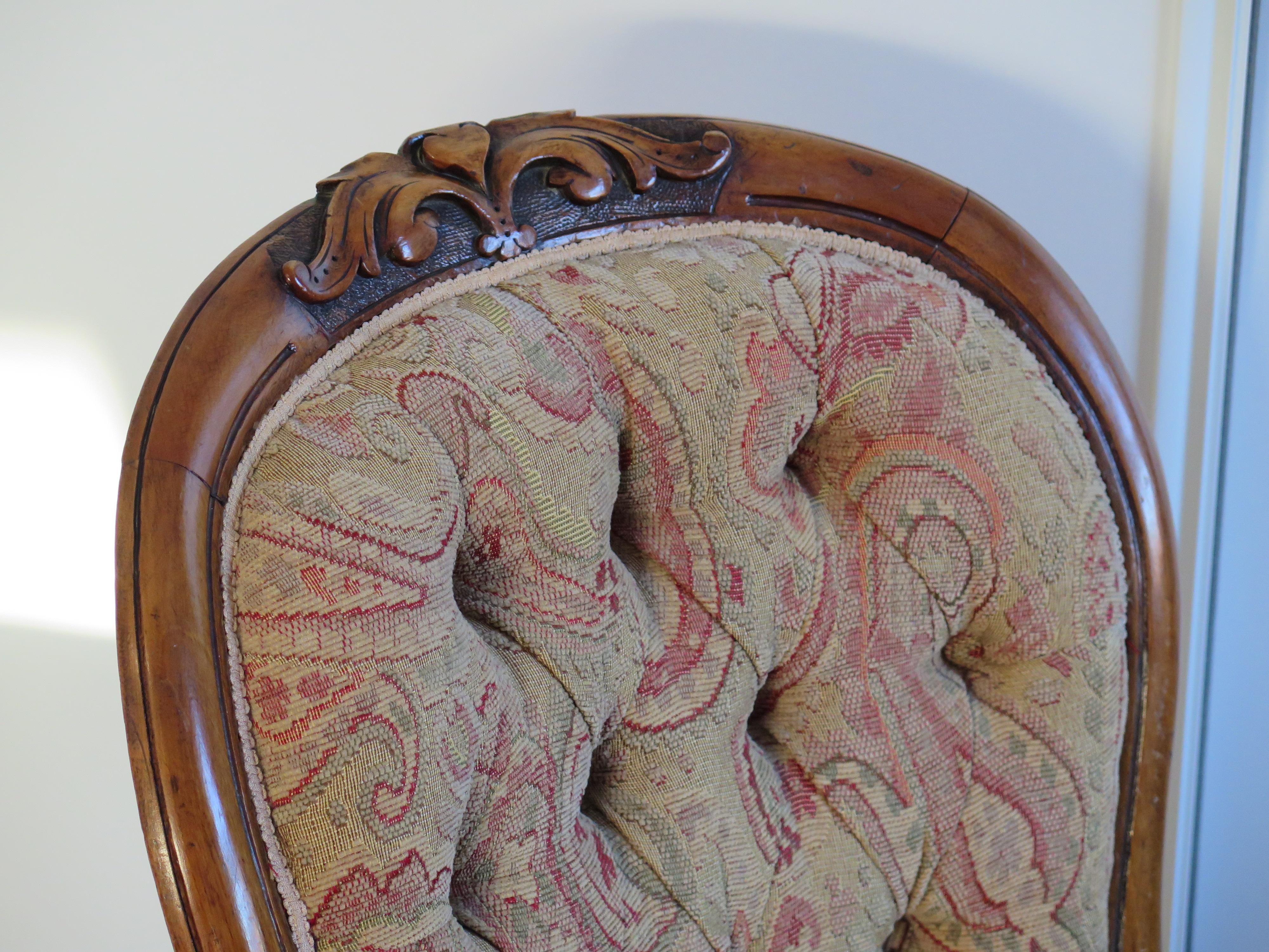 Fauteuil ouvert à dossier en cuillère, milieu du 19e siècle Noyer, anglais victorien vers 1850 en vente 9