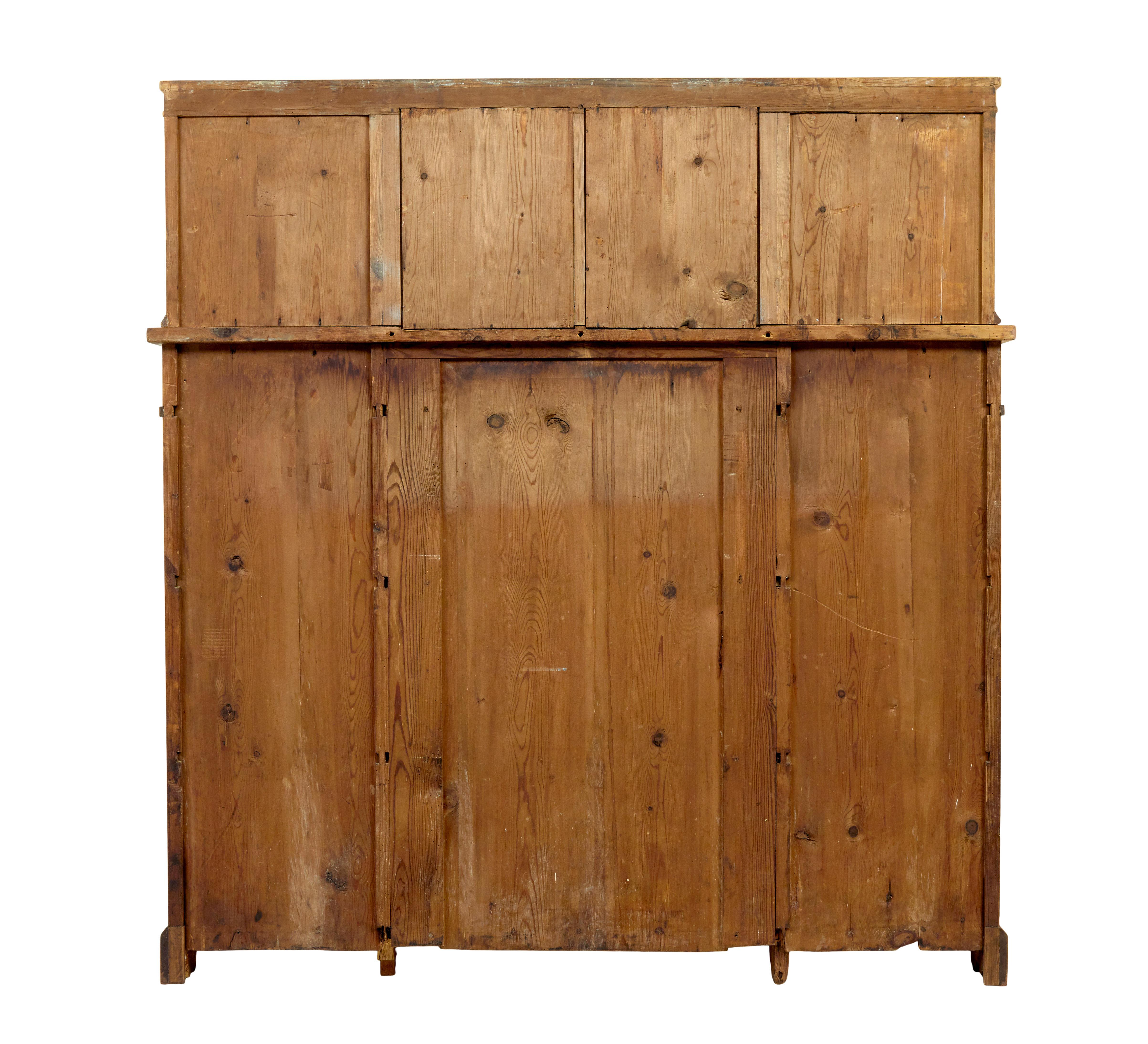 Intagliato Credenza buffet svedese in betulla della metà del XIX secolo in vendita
