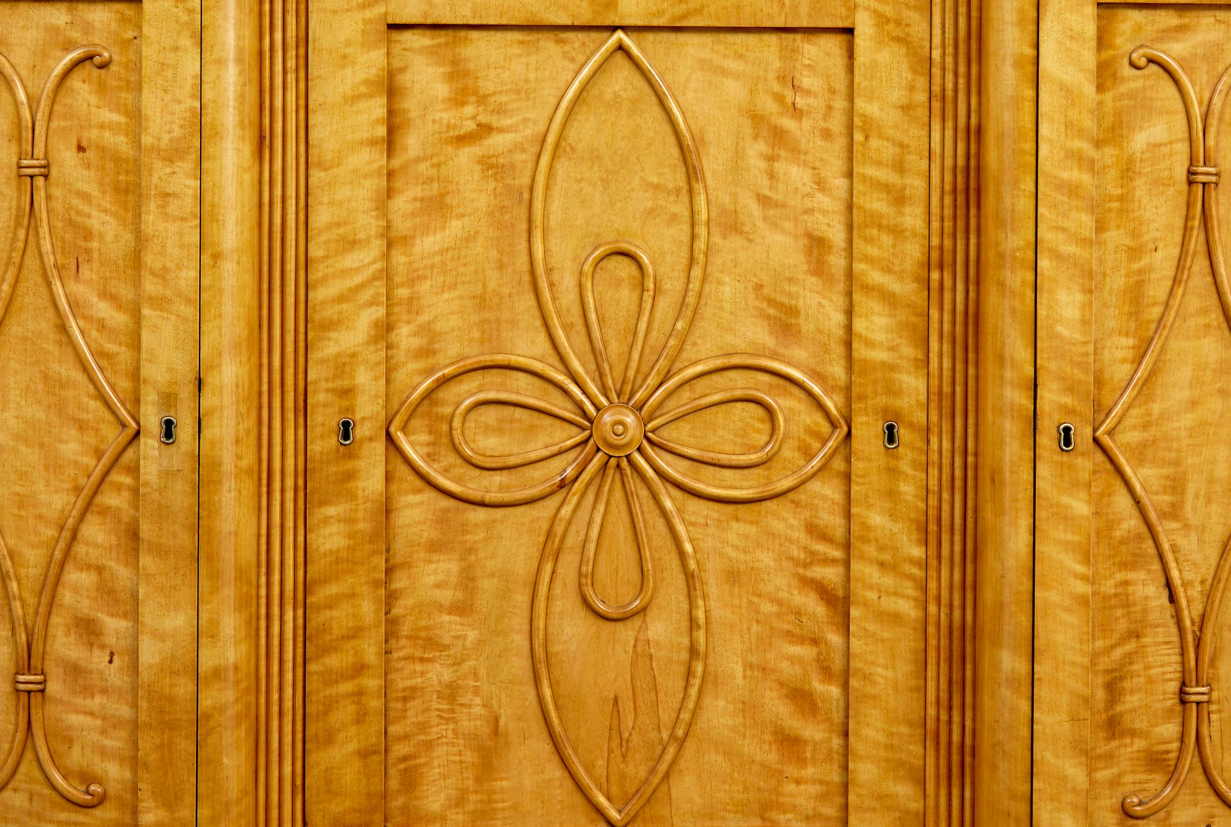 Specchio Credenza buffet svedese in betulla della metà del XIX secolo in vendita