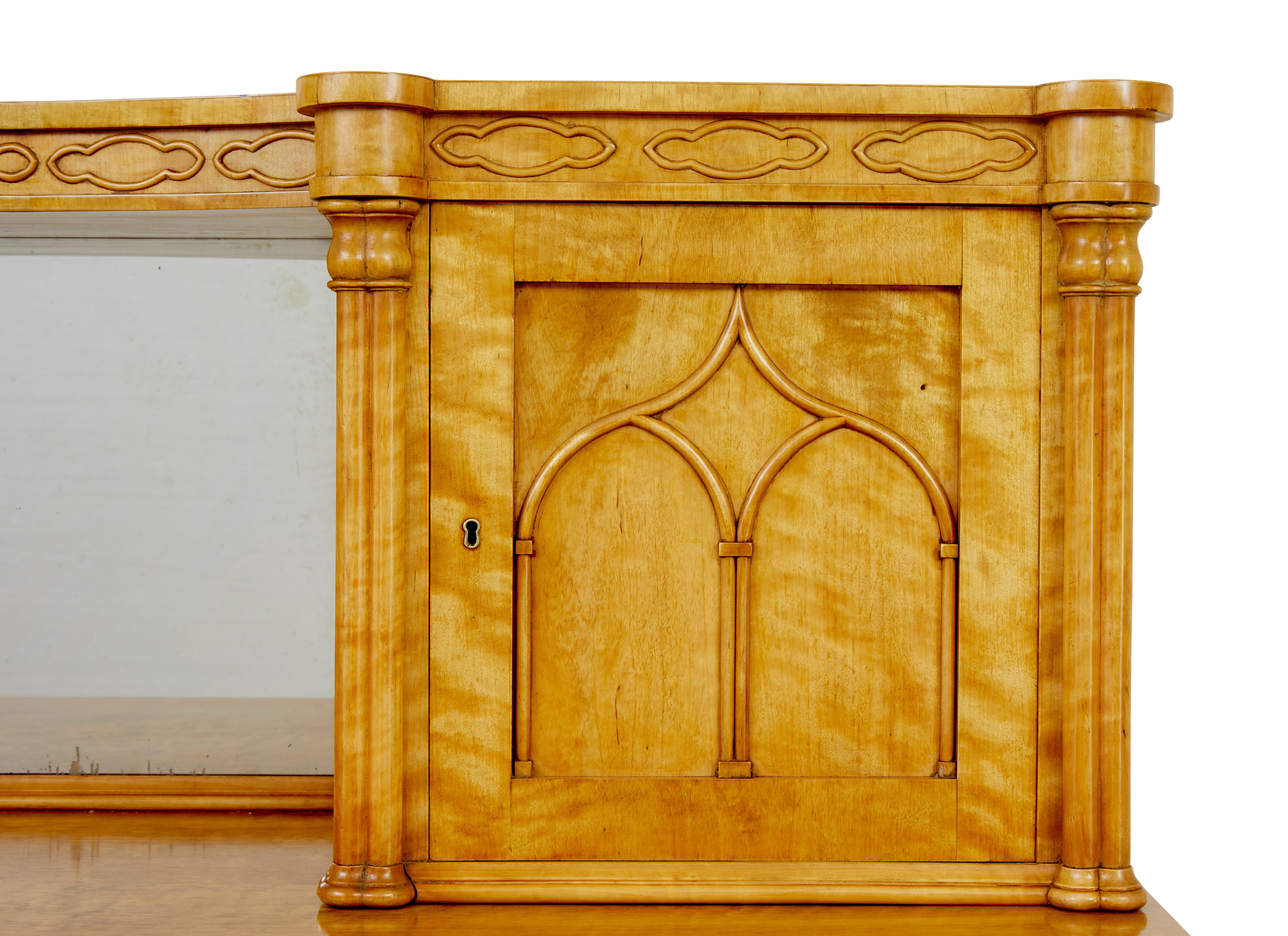 Credenza buffet svedese in betulla della metà del XIX secolo in vendita 2