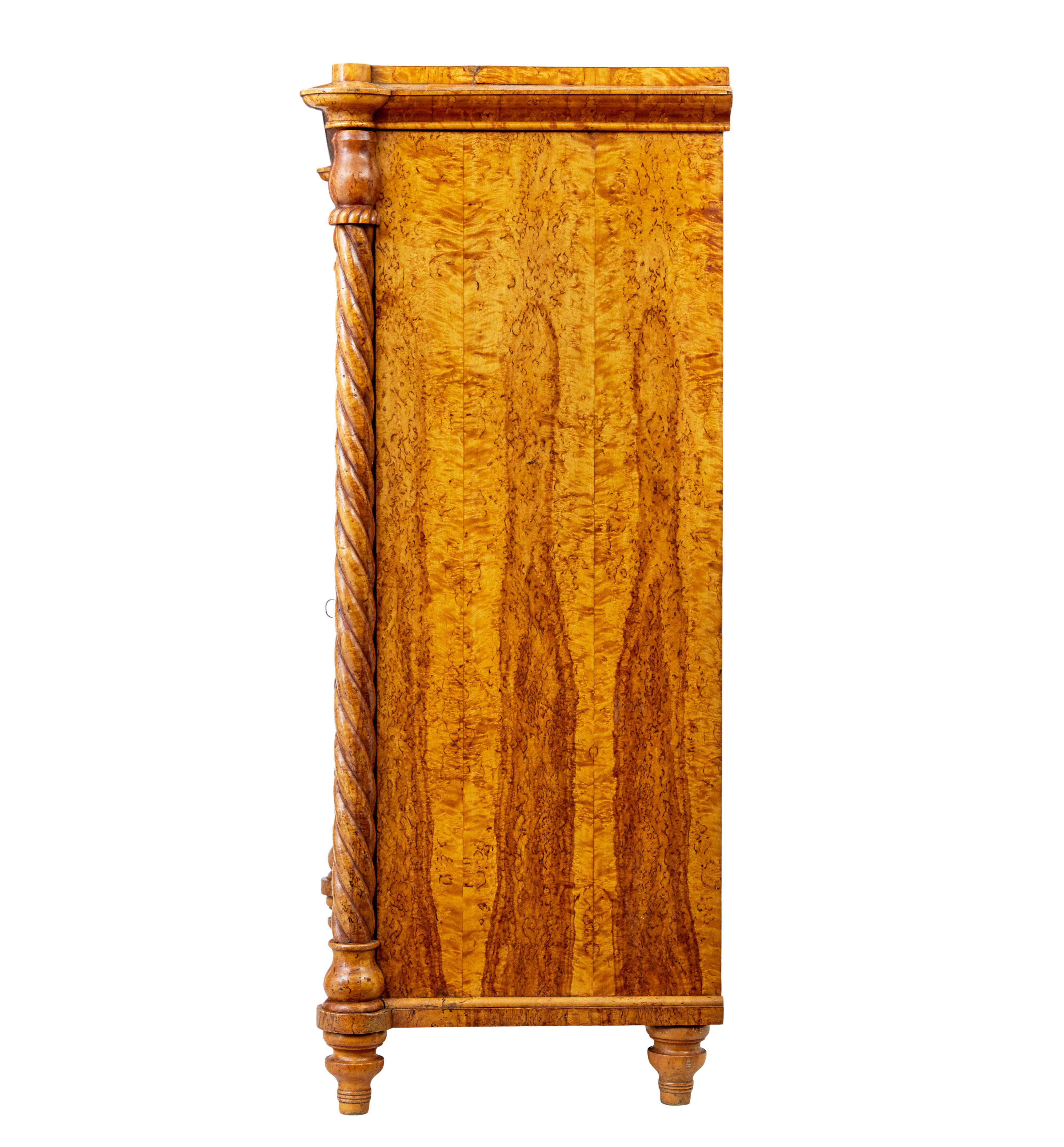 Scrittoio svedese in radica di betulla della metà del XIX secolo In condizioni buone in vendita a Debenham, Suffolk