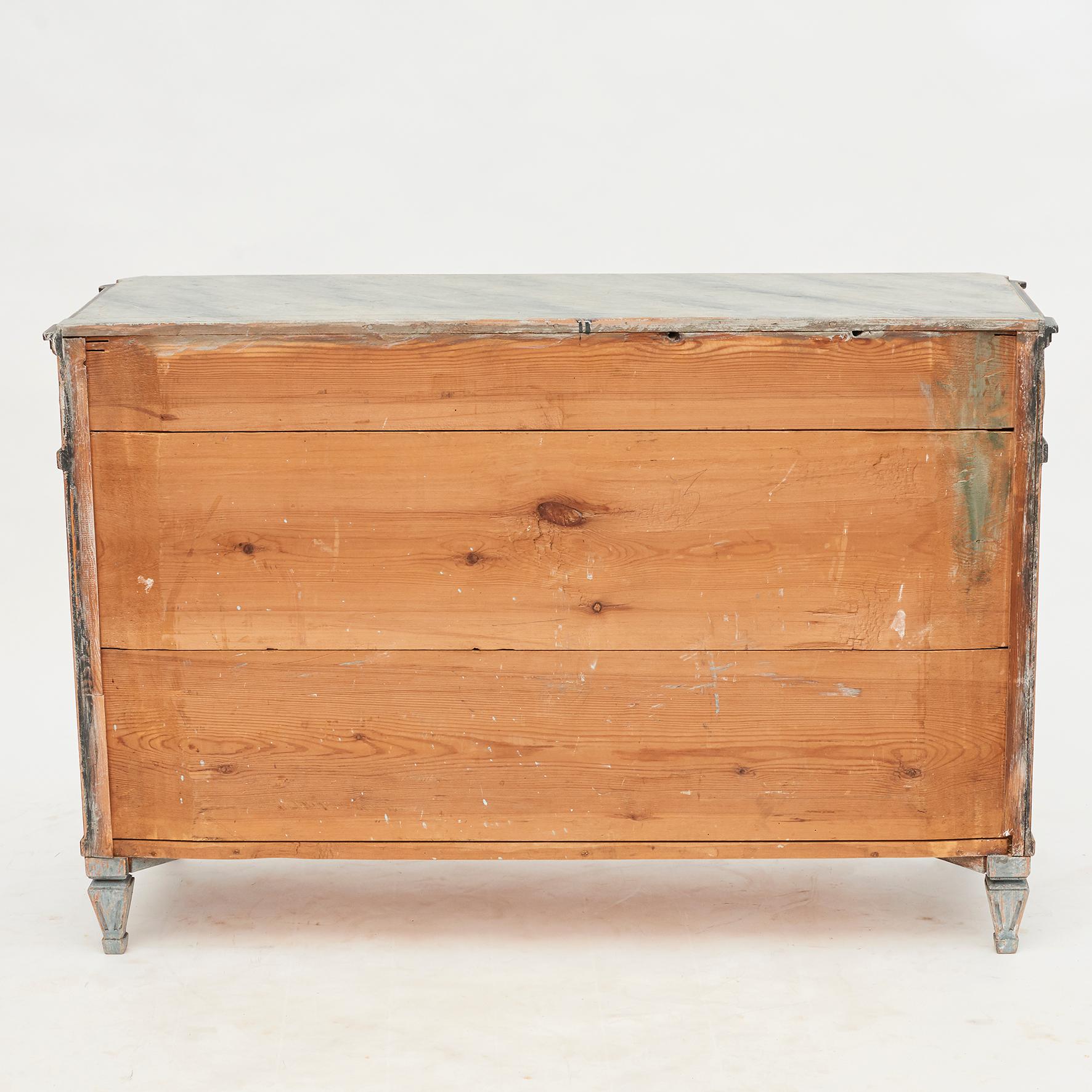 Pine Mid-19th Century Swedish Chest of drawers Gustavian Style Painted in Blue Shades