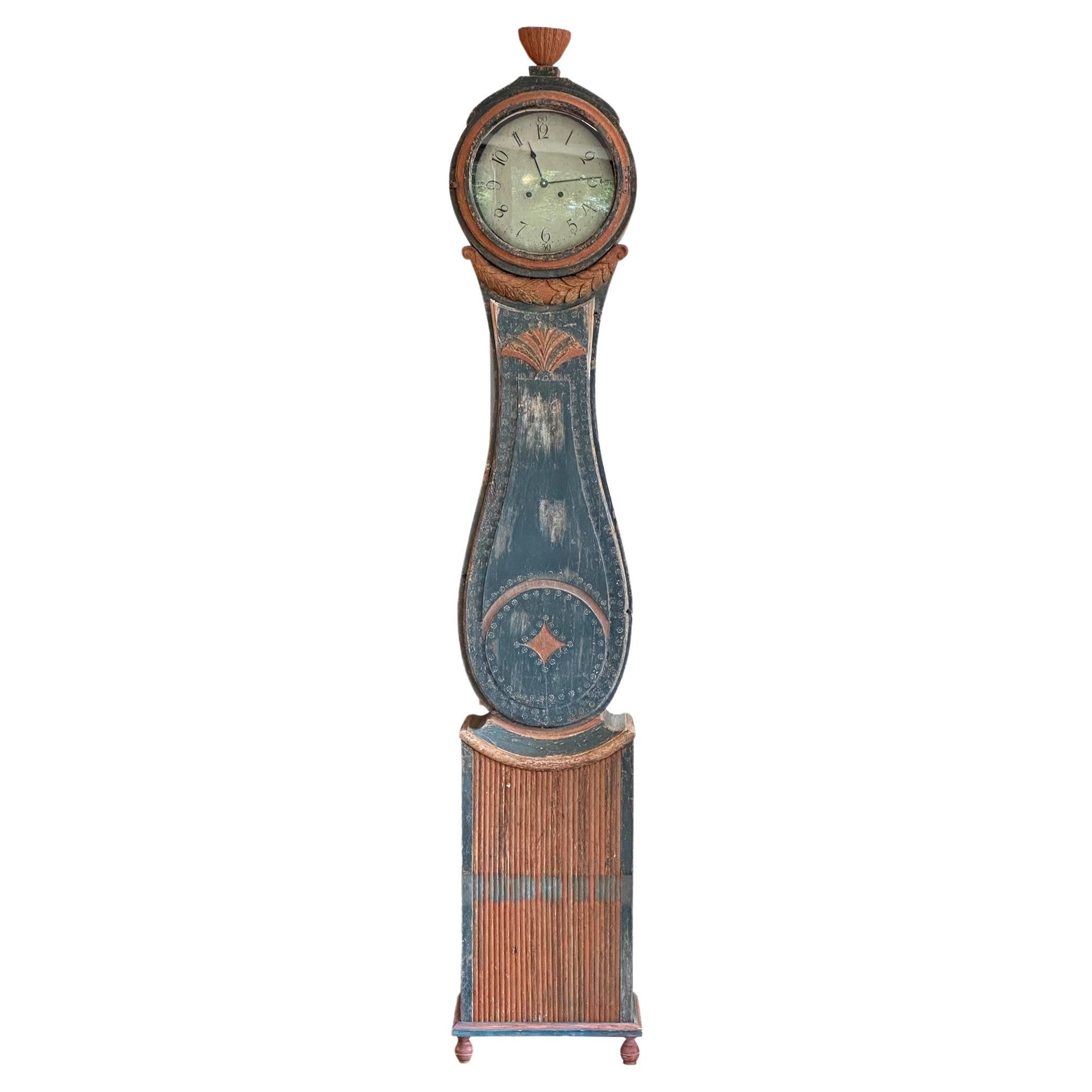 Horloge suédoise du milieu du 19ème siècle avec peinture bleue en vente