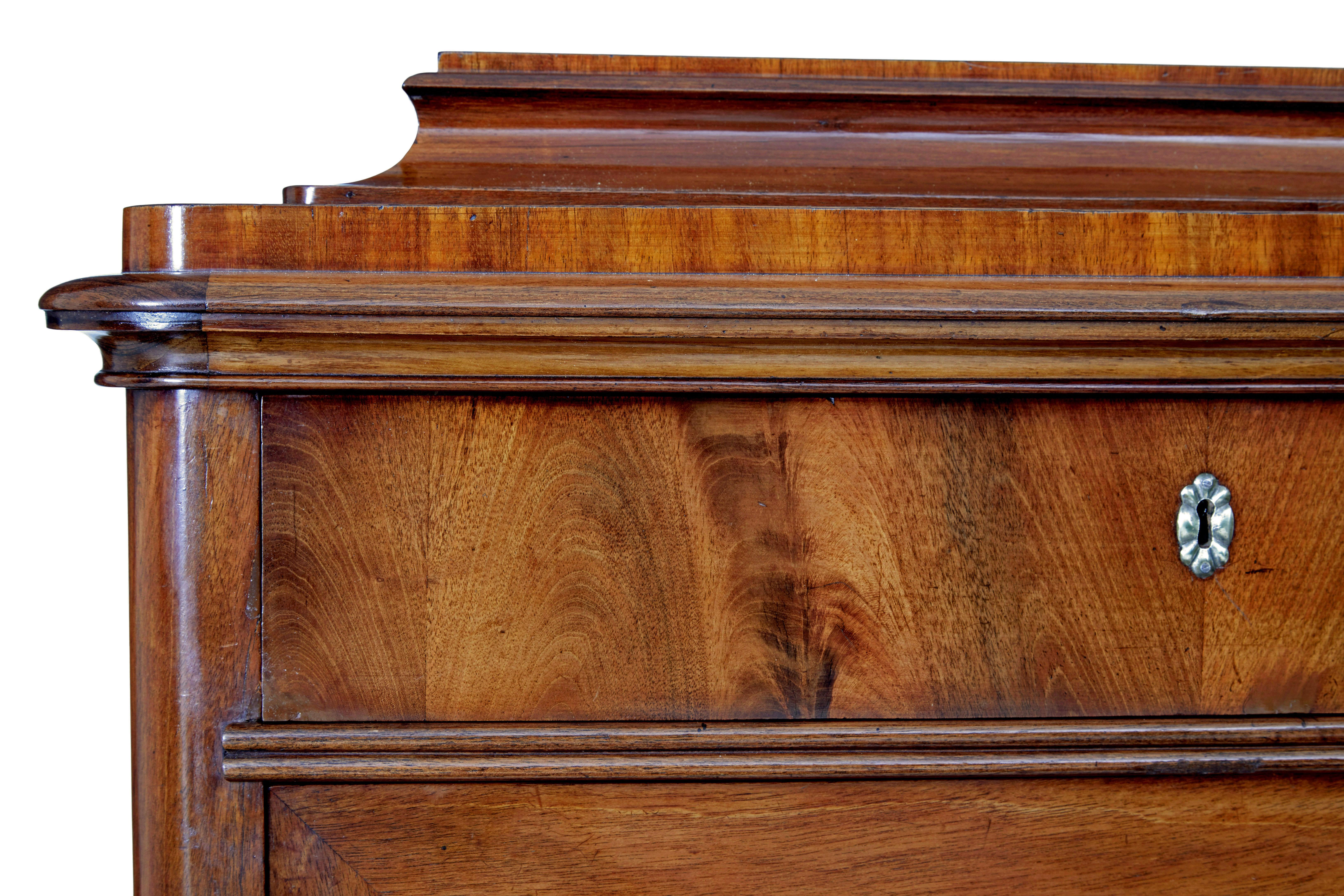Mahogany Mid 19th century Swedish flame mahogany cupboard For Sale