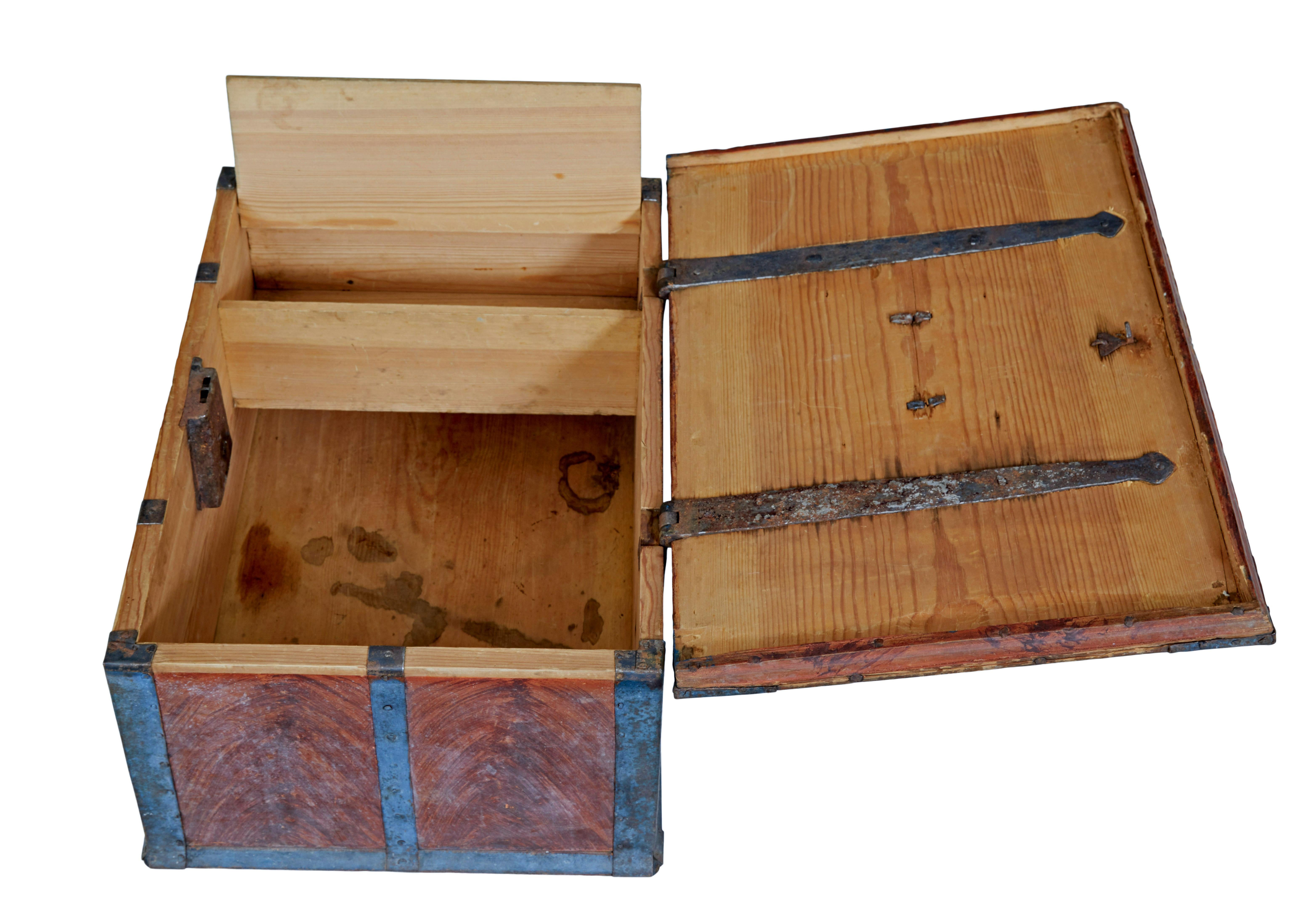 Folk Art Mid 19th century Swedish folk art painted box For Sale