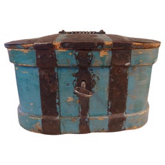 Antique Mid 19th Century Swedish Folk Art  small Travel box /chest with original paint