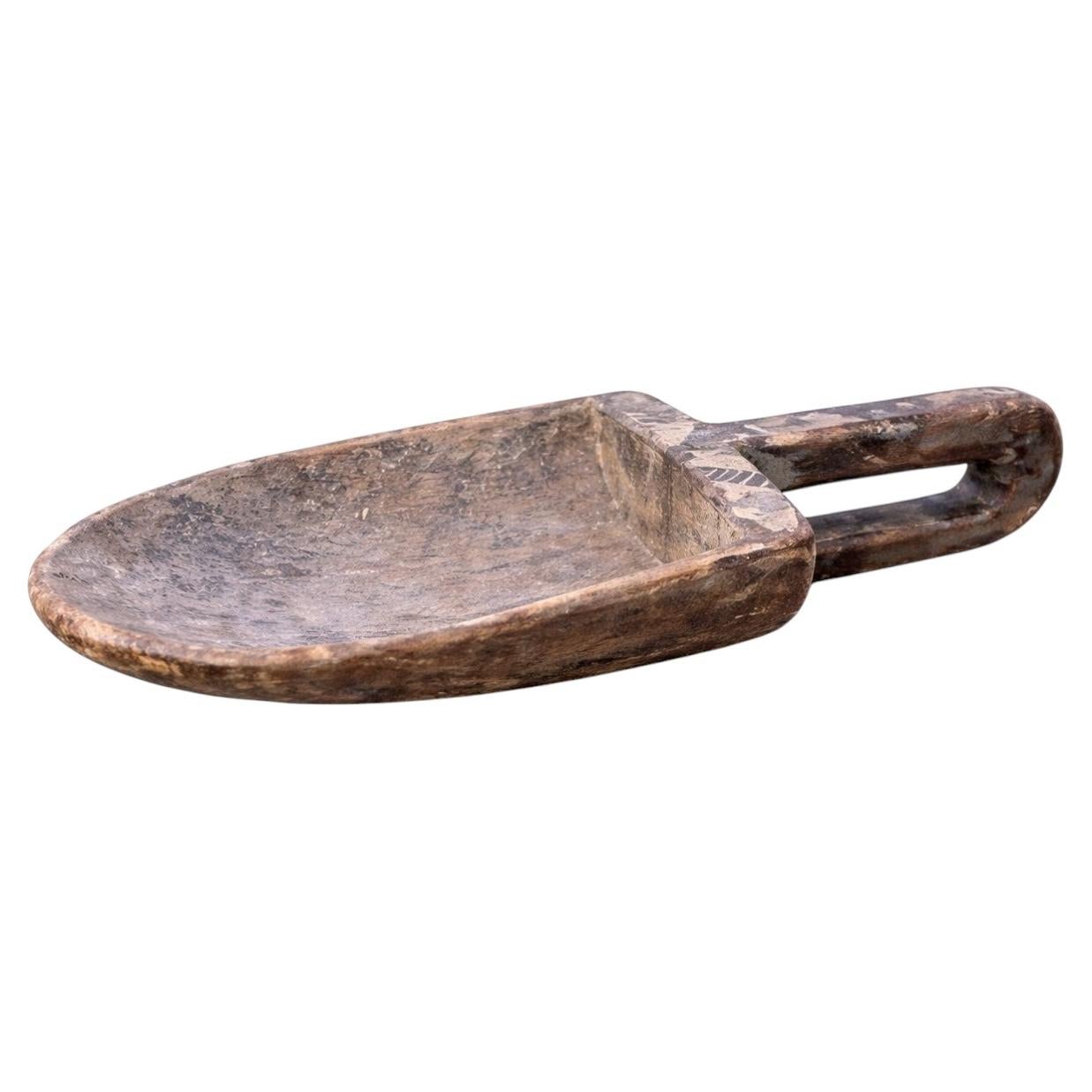 Mid-19th Century Swedish Folk Art Wooden Grain Scoop / Spade in Oak, circa 1850 For Sale