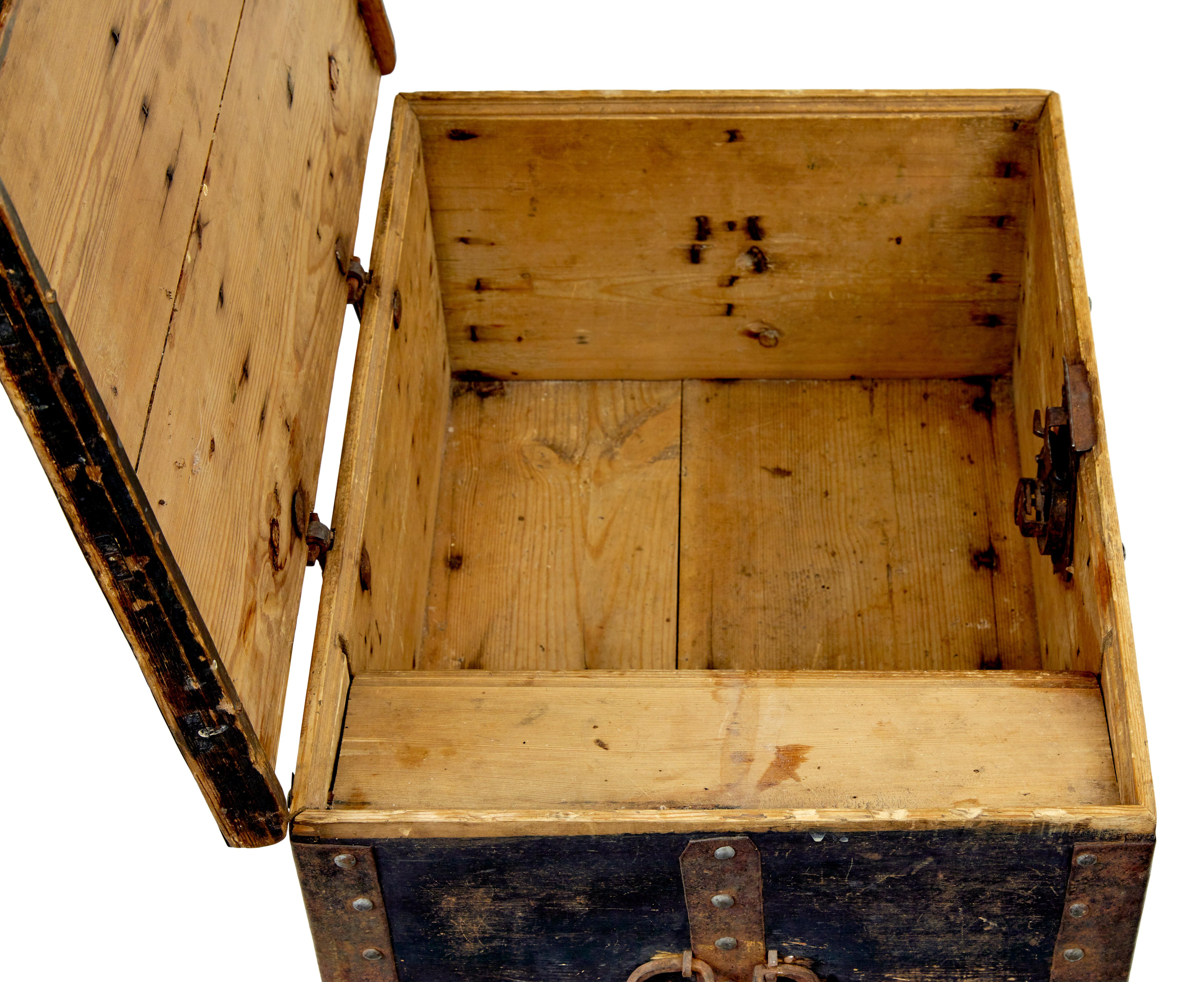 Mid 19th century Swedish hand painted strong box For Sale at 1stDibs