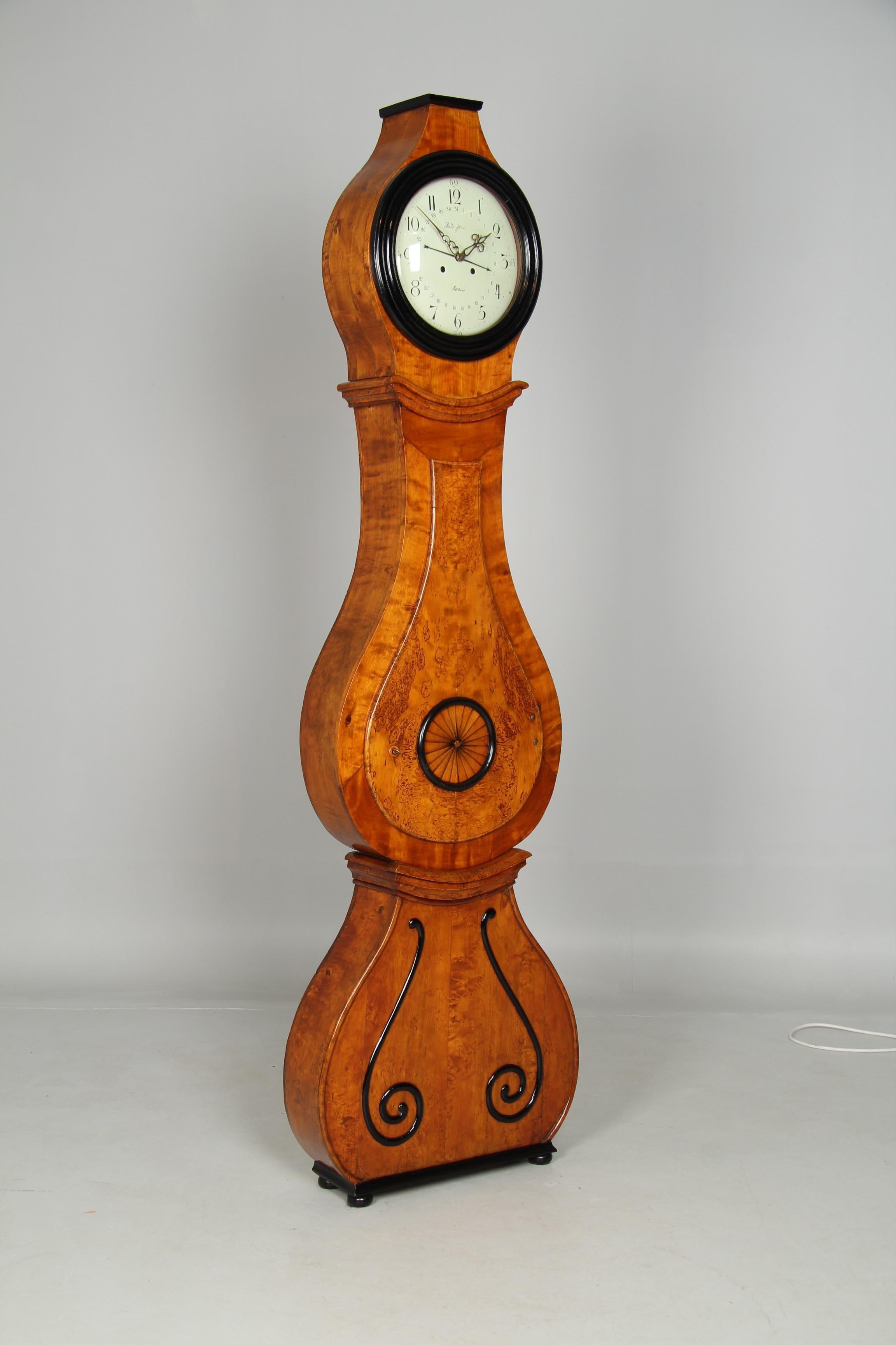 Horloge suédoise Mora Clocks du milieu du 19e siècle avec affichage de la date, vers 1850 en vente 3