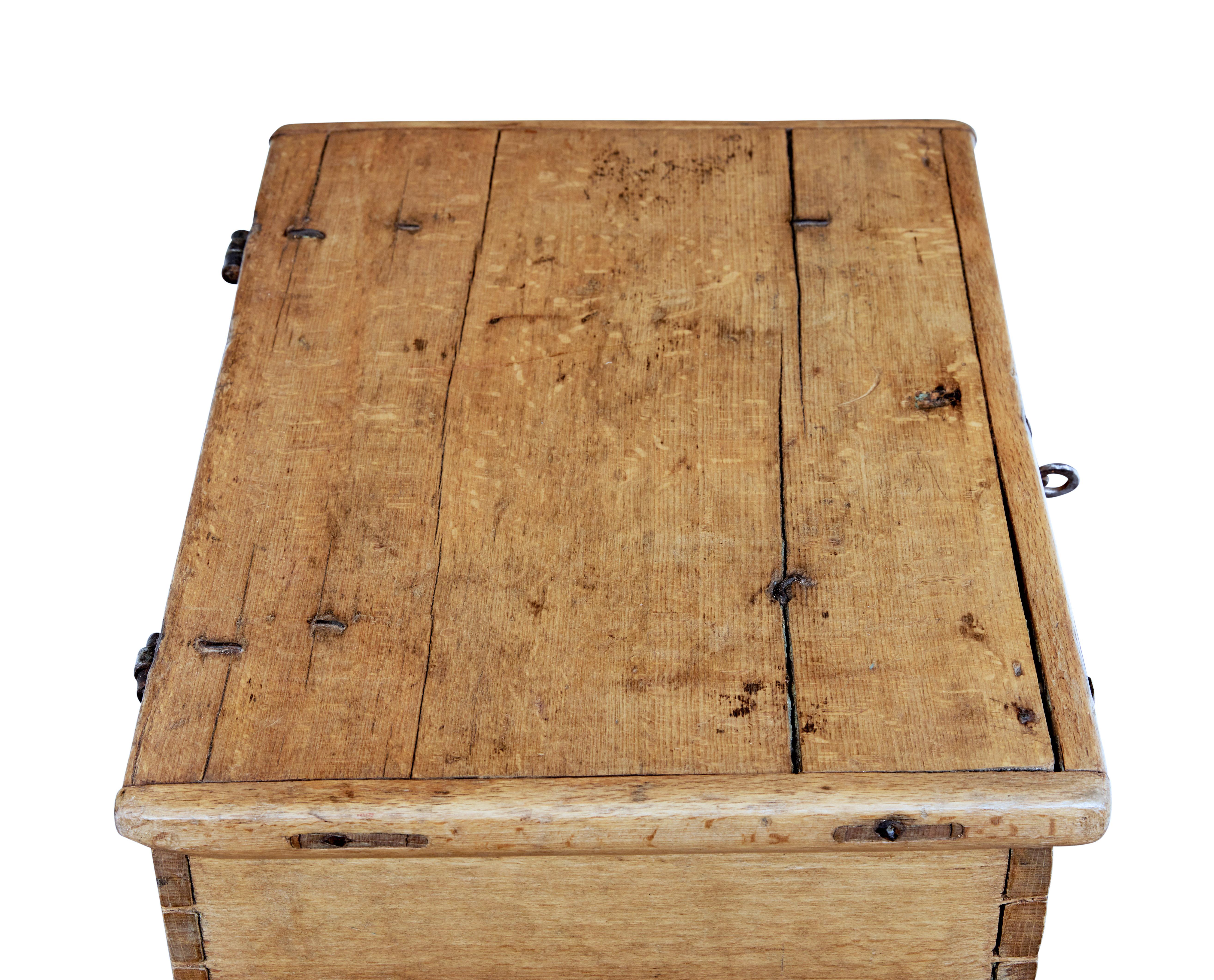 Mid-19th Century Swedish Oak and Pine Decorative Box 1