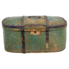 Caja sueca de pino pintado de mediados del siglo XIX