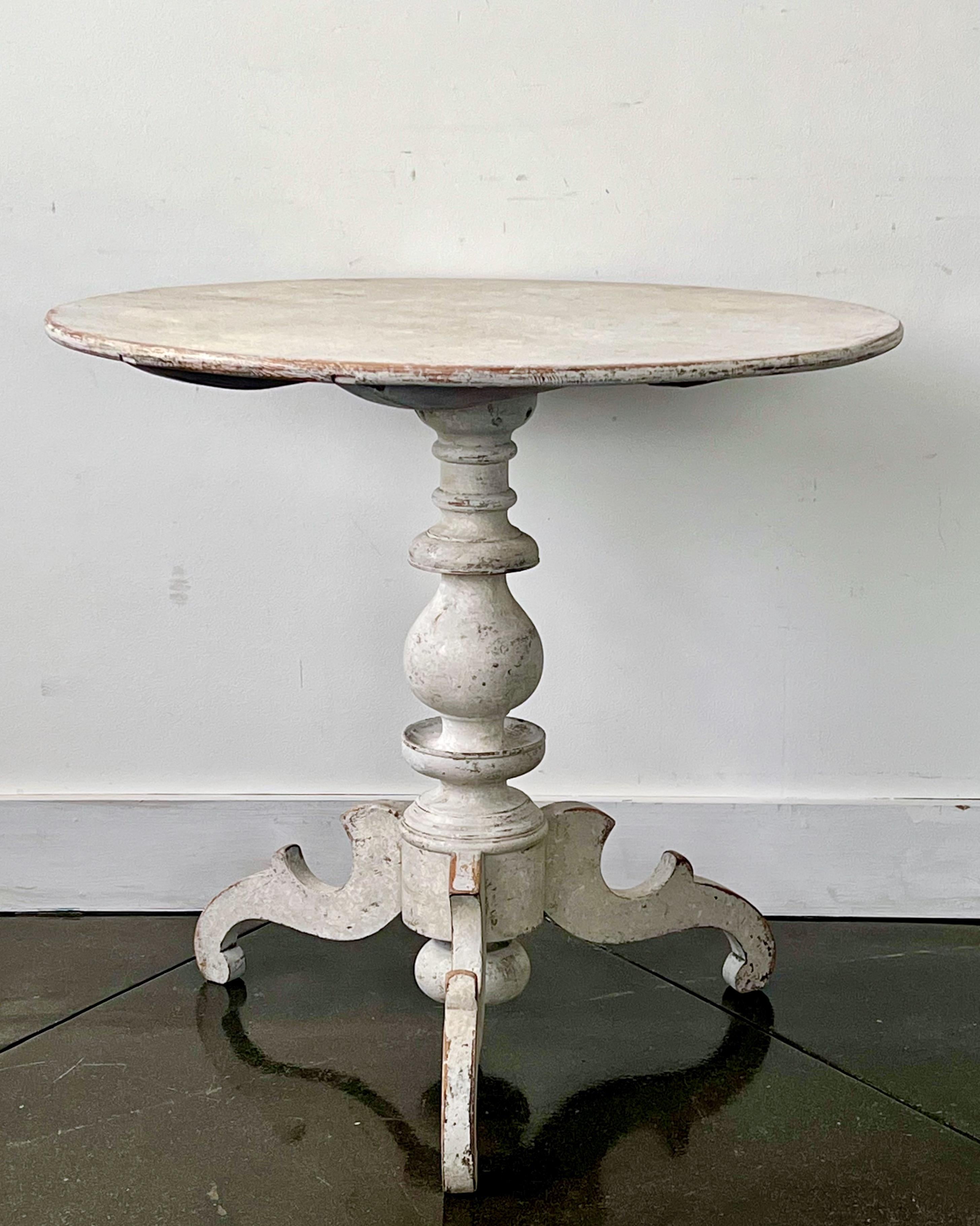 Hand-Carved Mid 19th Century Swedish Pedestal Table 
