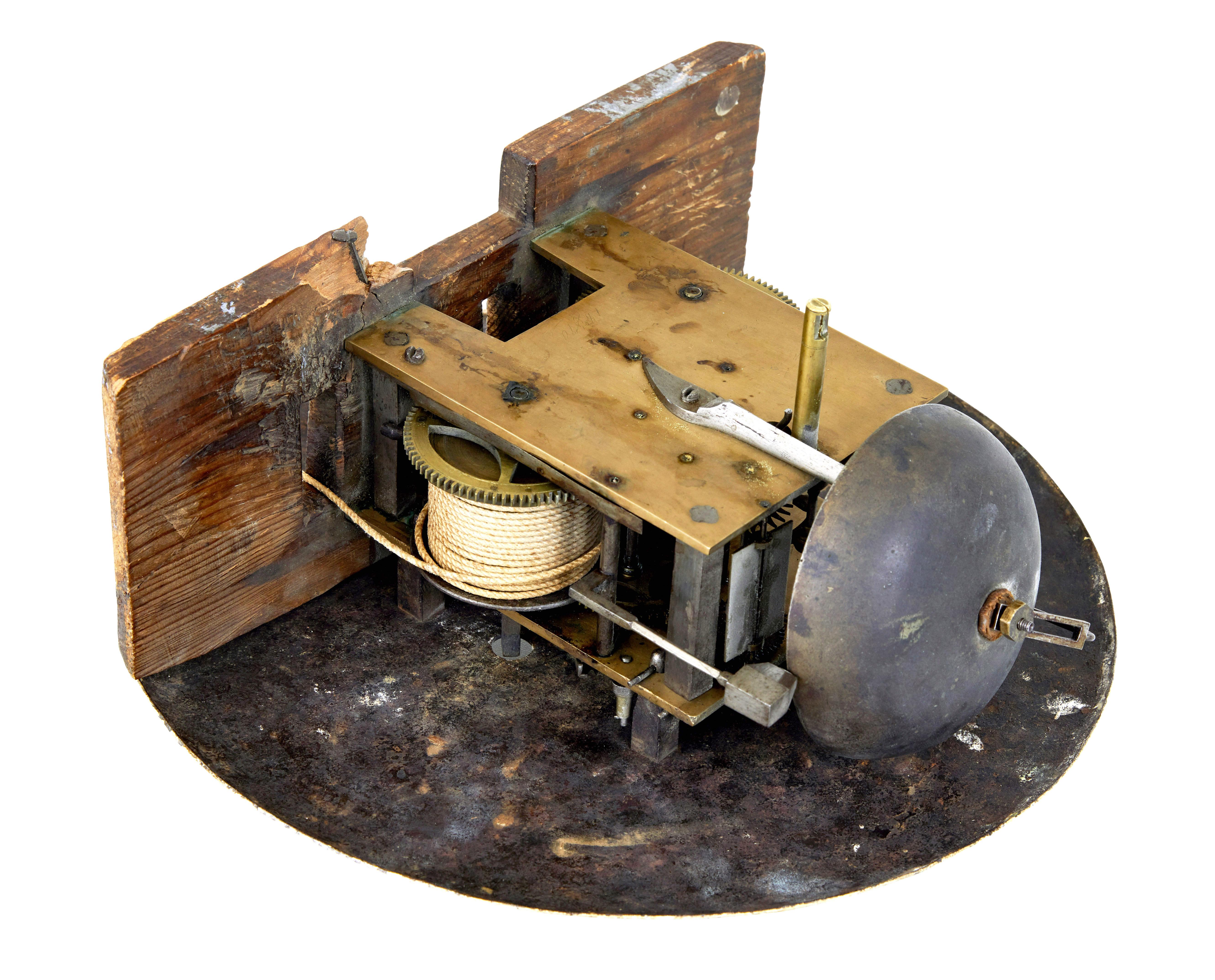 Orologio a cassa lunga in pino svedese della metà del XIX secolo Mora Clocks in vendita 7