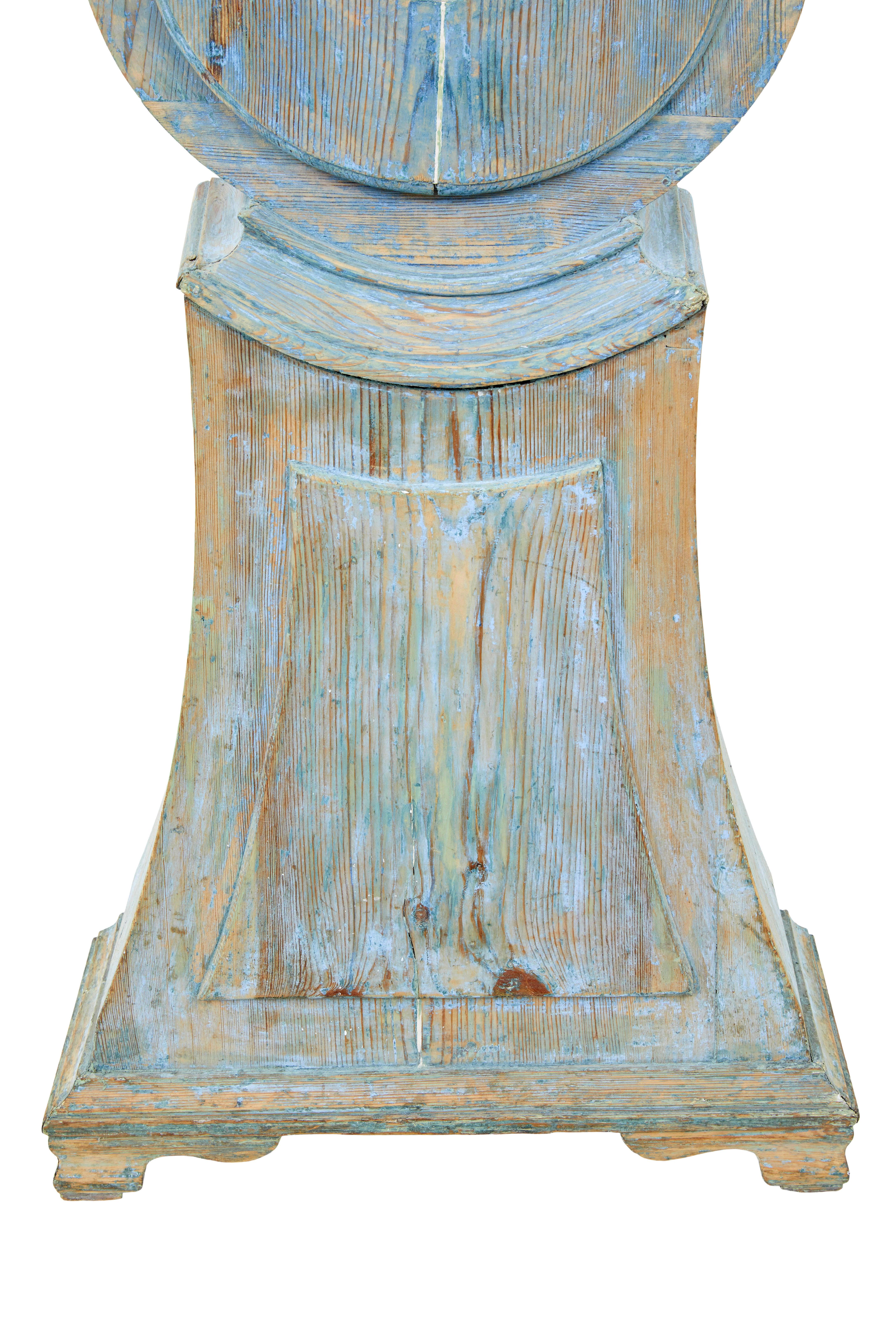 Metallo Orologio a cassa lunga in pino svedese della metà del XIX secolo Mora Clocks in vendita