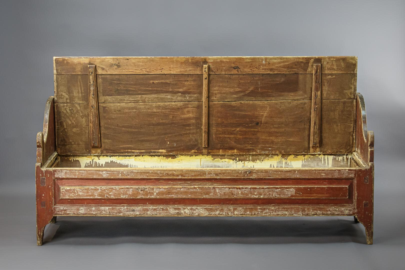 Mid-19th Century Swedish Settle In Fair Condition In Pease pottage, West Sussex