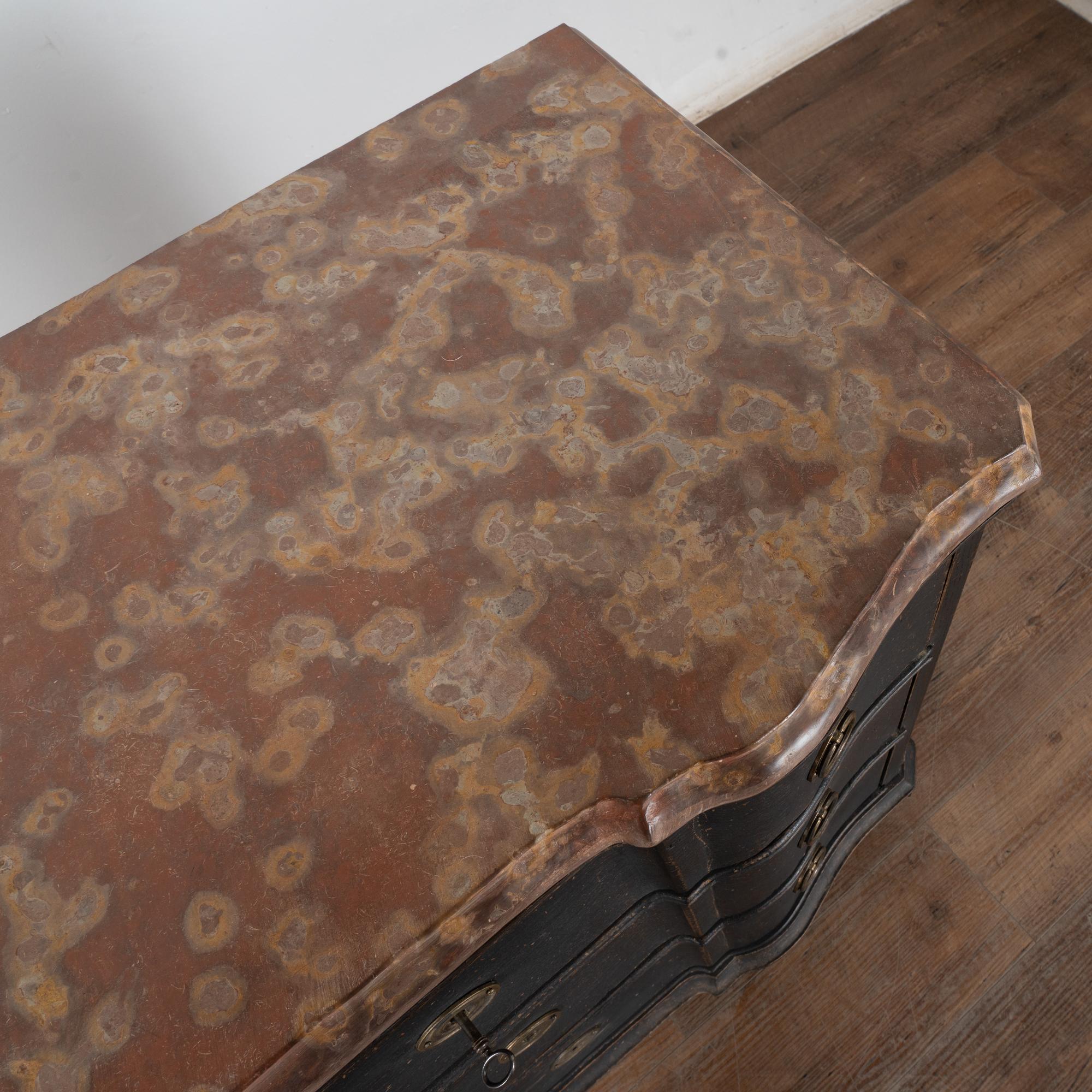 Mid 19th Century Swedish Stone Top Black Chest of Three Drawers in vendita 1