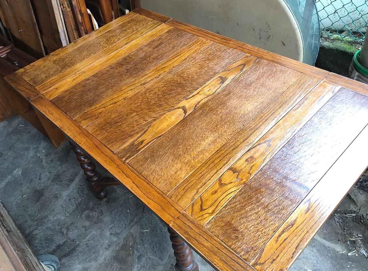 Italian Mid-19th Century Table Oak Extendable Pull-Out Table Brown Tuscany Dining Table