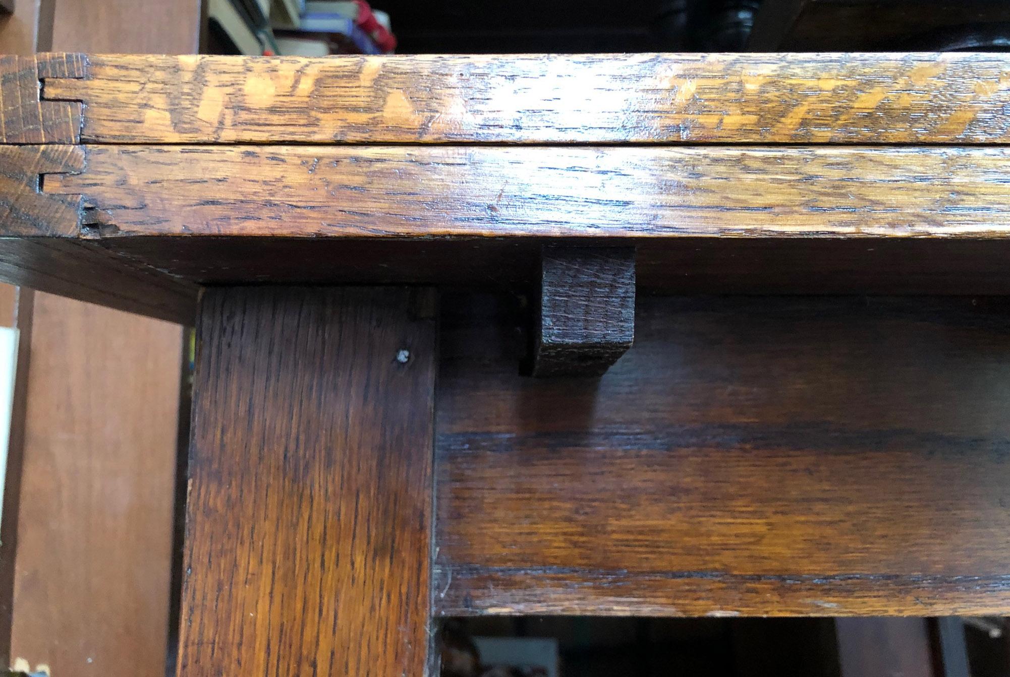 Mid-19th Century Table Oak Extendable Pull-Out Table Brown Tuscany Dining Table 4