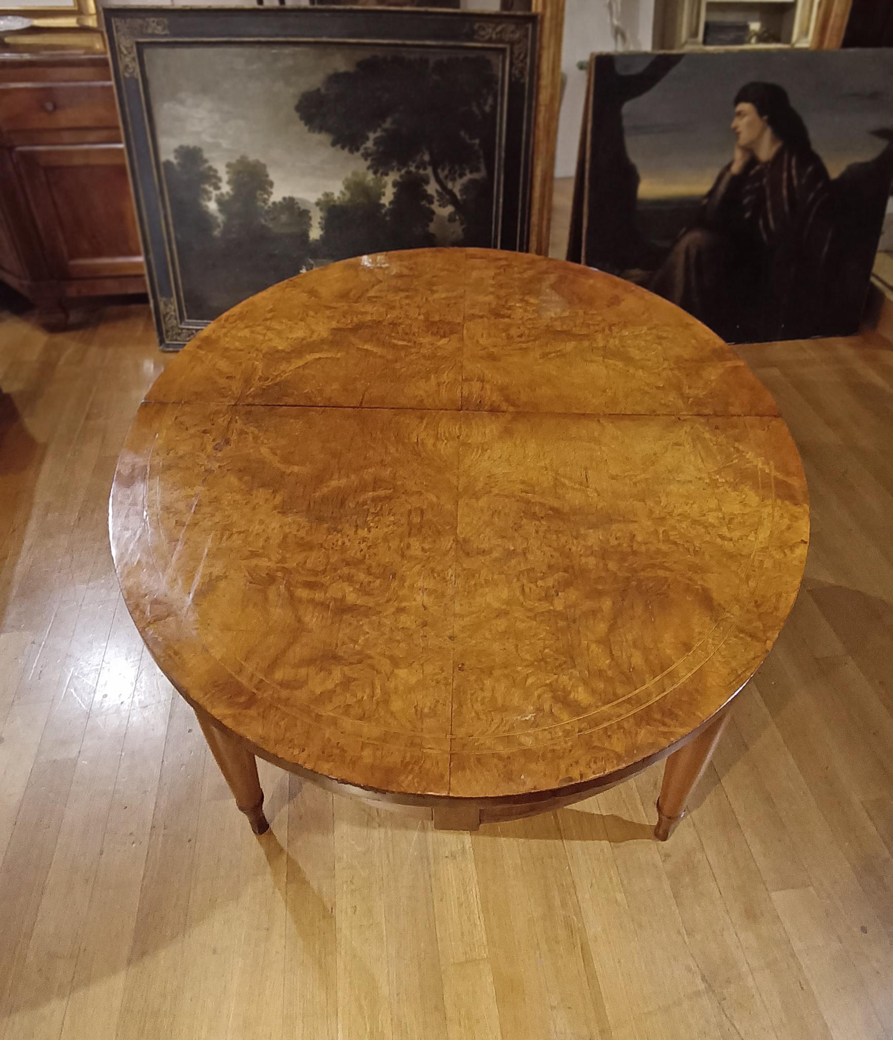 MESA DE COMEDOR DE BREZO THUJA DE MEDIADOS DEL SIGLO XIX en Bueno estado para la venta en Firenze, FI