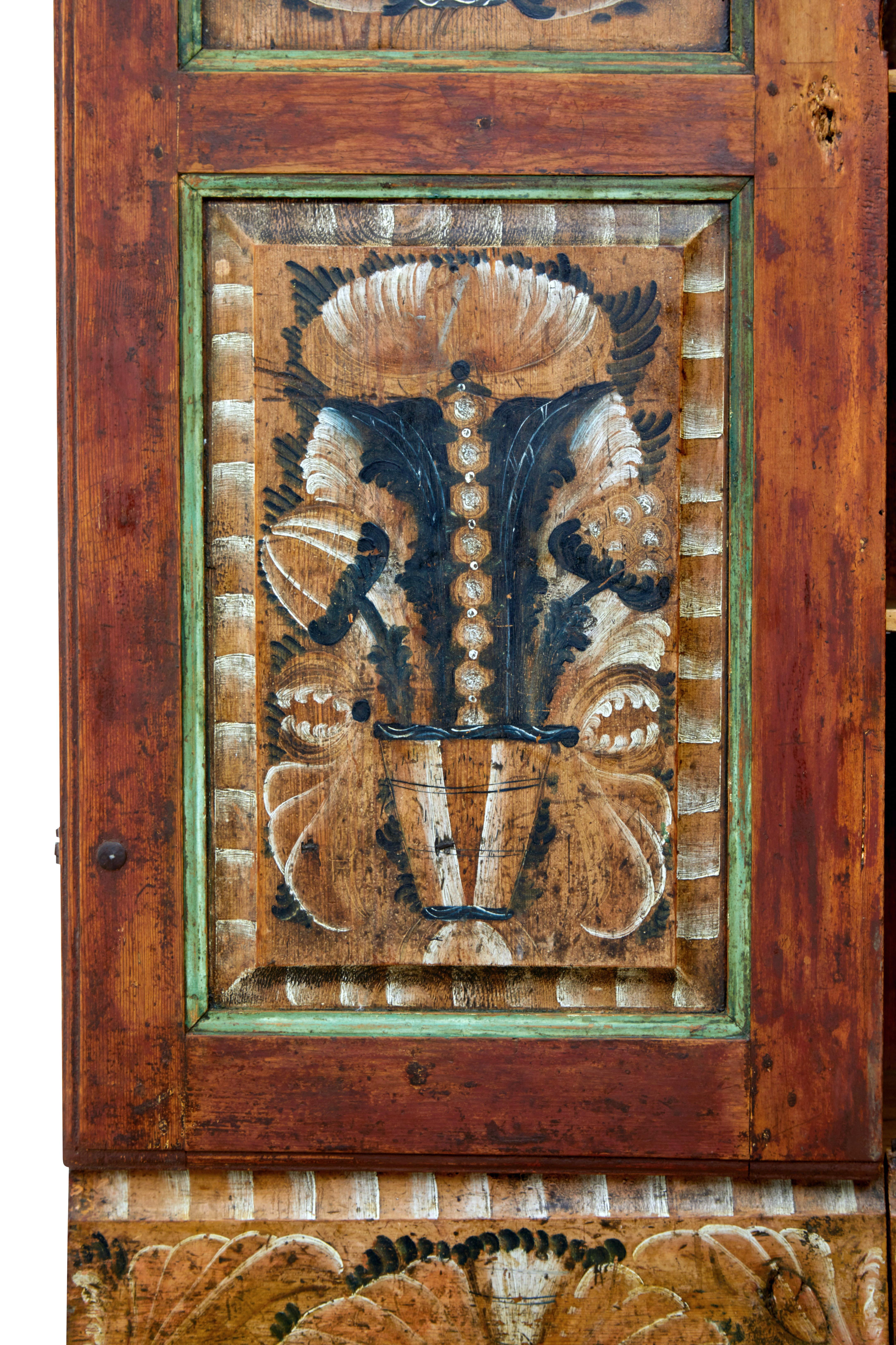Mid-19th Century Traditional Swedish Hand Painted Cupboard In Good Condition In Debenham, Suffolk