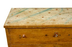 Commode traditionnelle suédoise peinte du milieu du 19e siècle