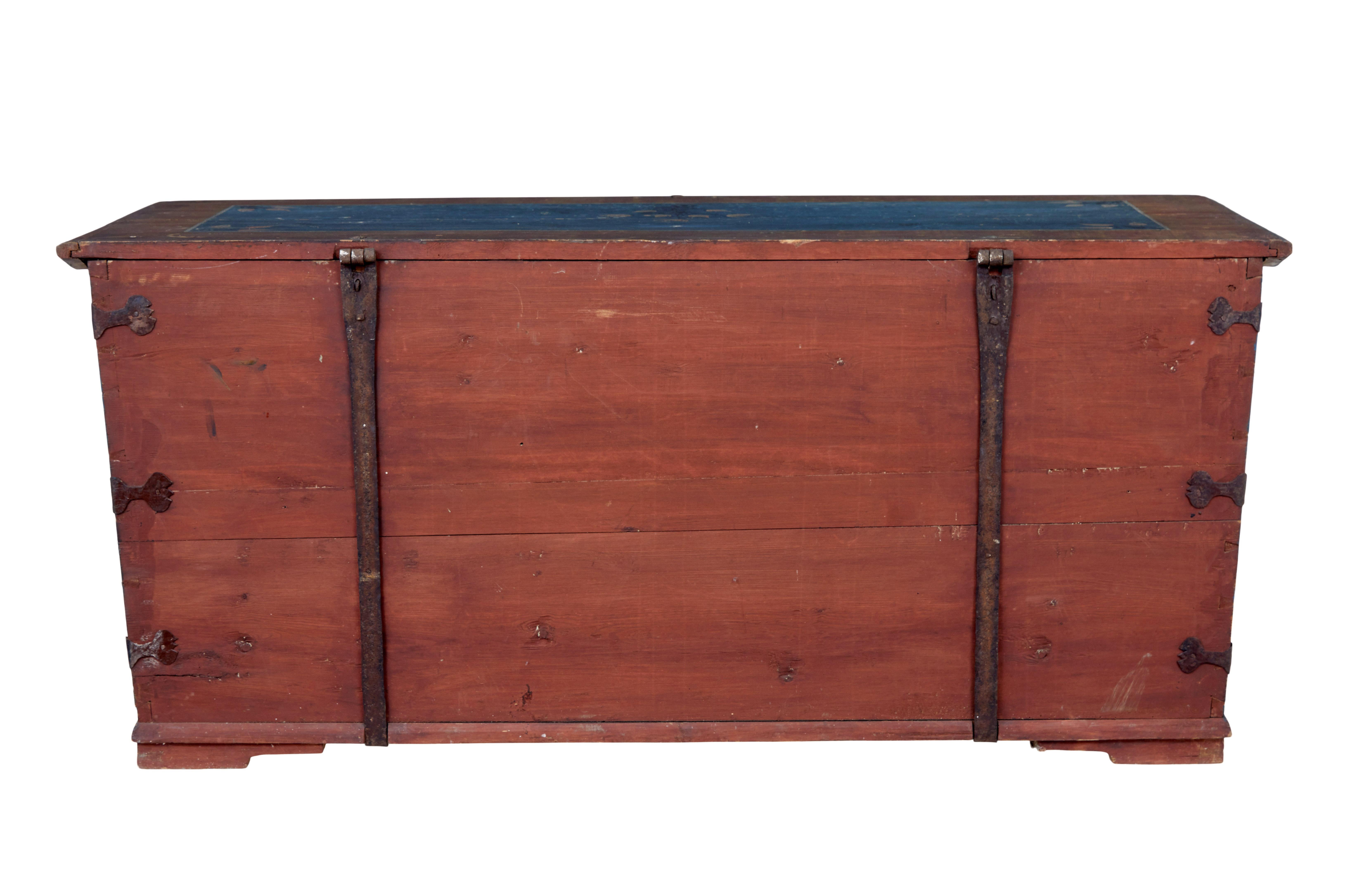 Hand-Carved Mid 19th century traditional Swedish painted coffer For Sale