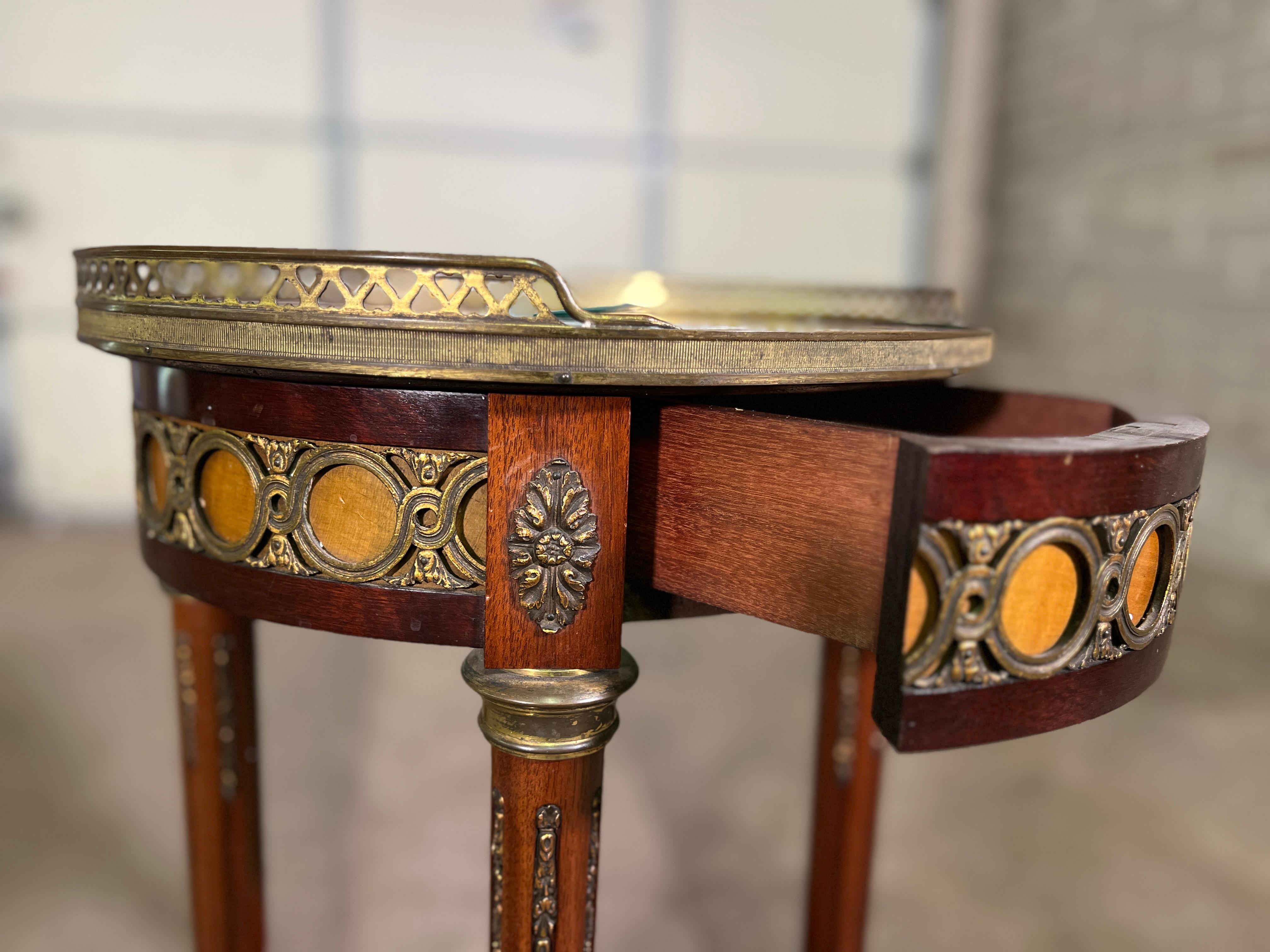 Mid 19th Century Transition Style Table - Brass Gallery In Good Condition For Sale In Scottsdale, AZ