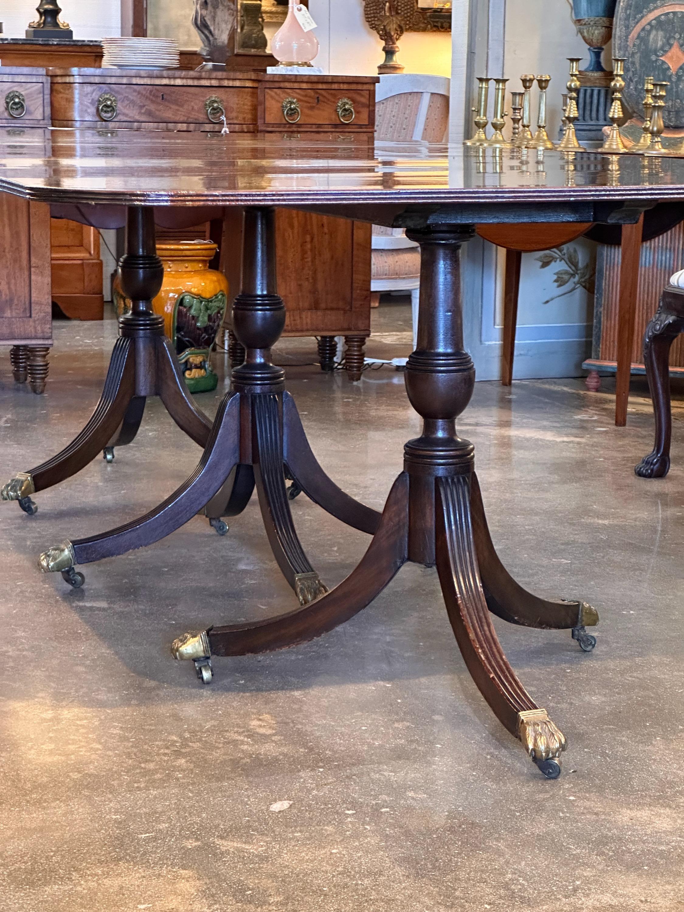 Mid 19th Century Triple Pedestal Mahogany Table For Sale 7