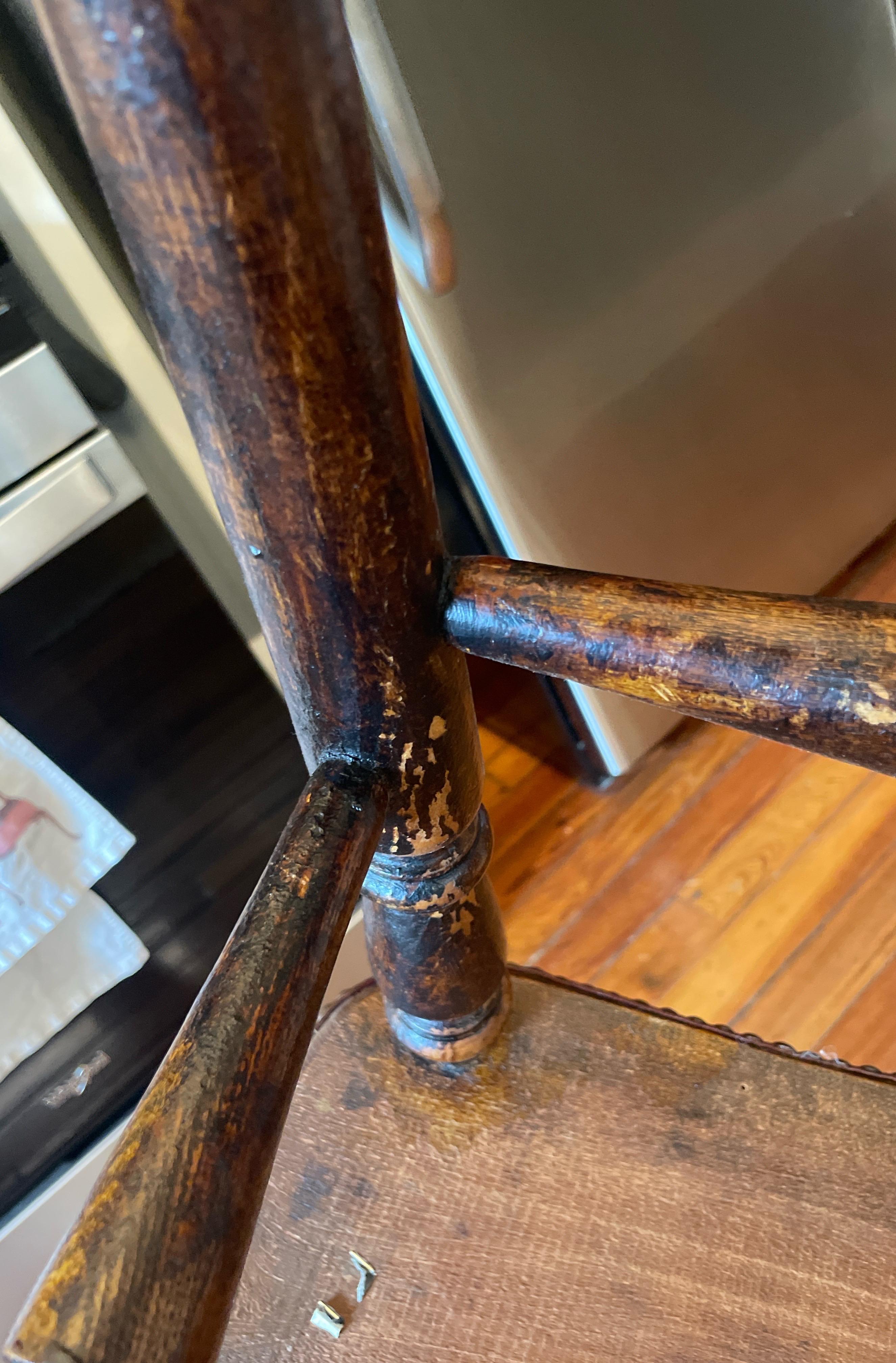 Mid 19th Century turned legged stool For Sale 4