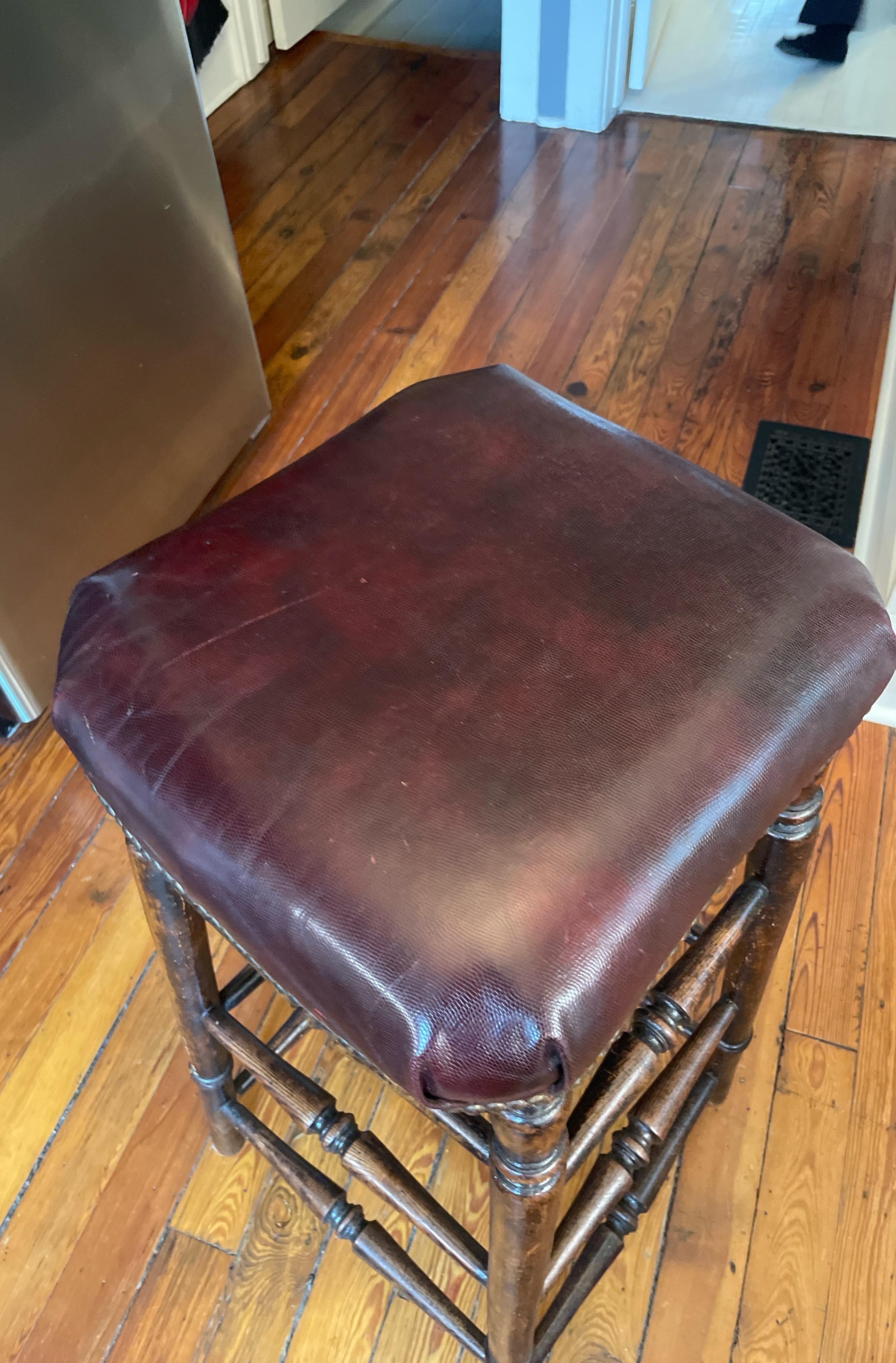 Mid 19th Century turned legged stool For Sale 8
