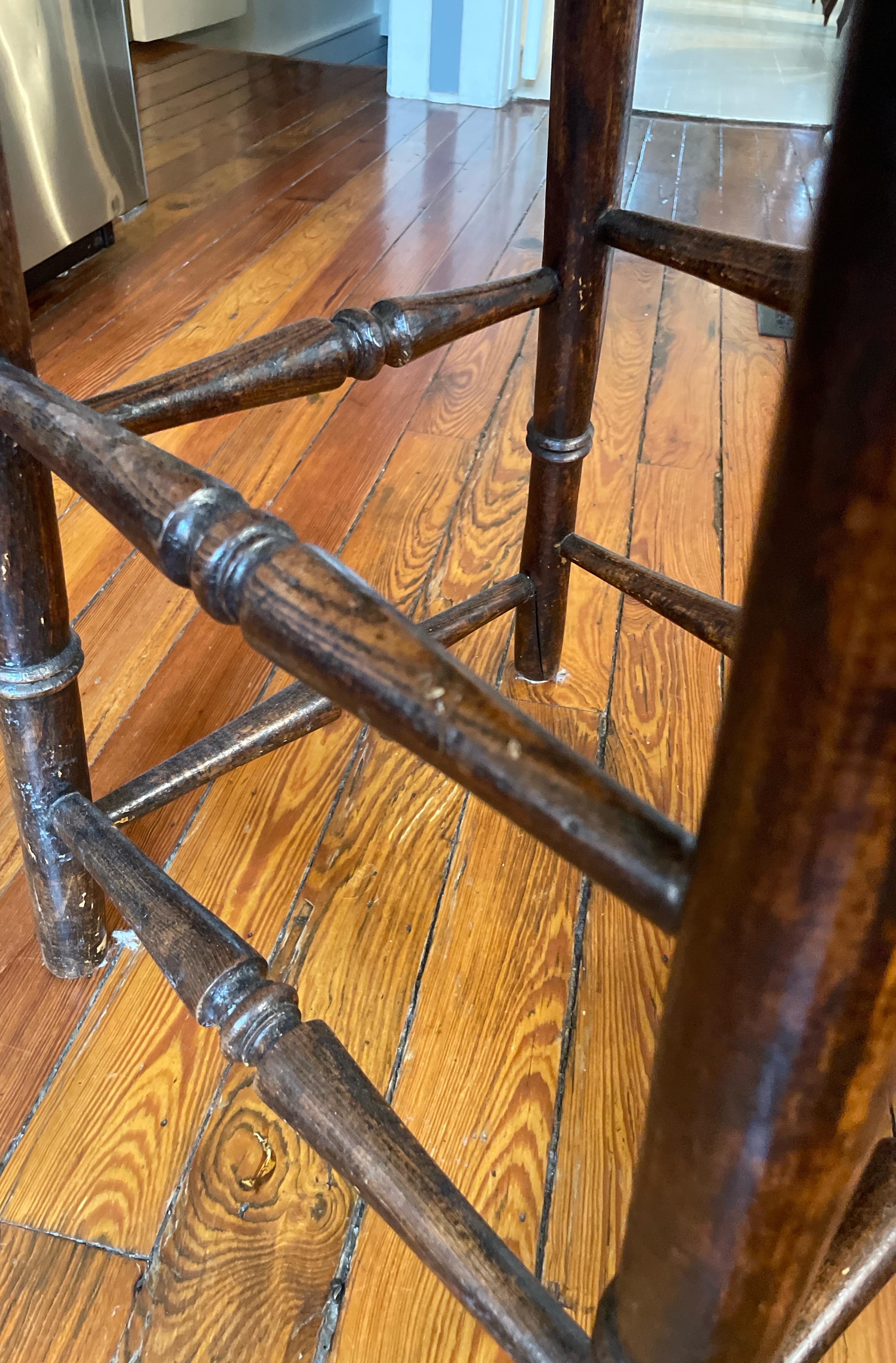 Mid 19th Century turned legged stool In Good Condition For Sale In Oakville, ON