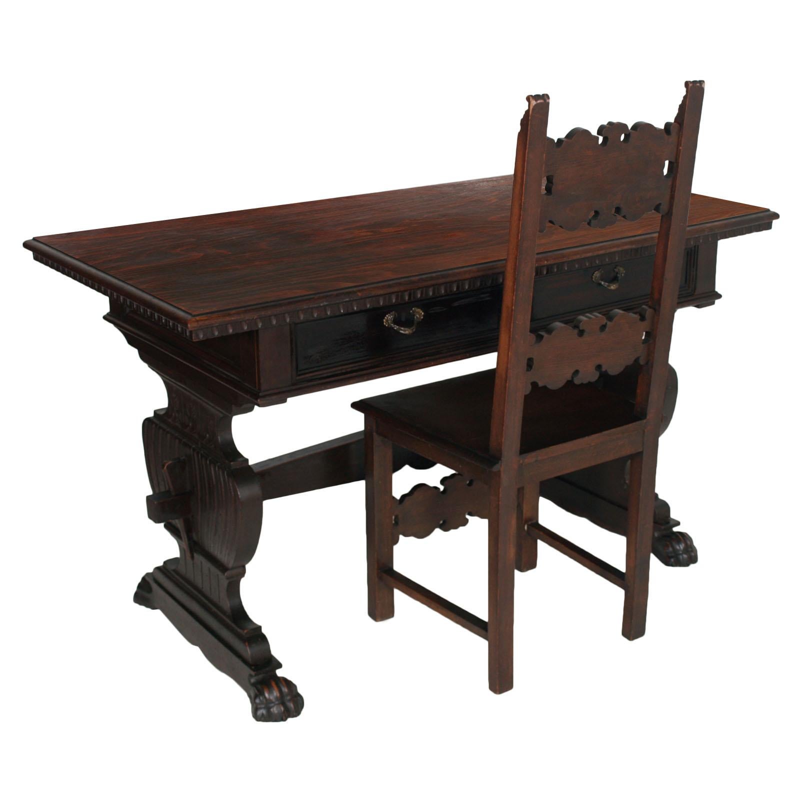 Mid-19th Century Tuscan Renaissance Antique Table Desk Hand Carved Solid Walnut In Good Condition For Sale In Vigonza, Padua
